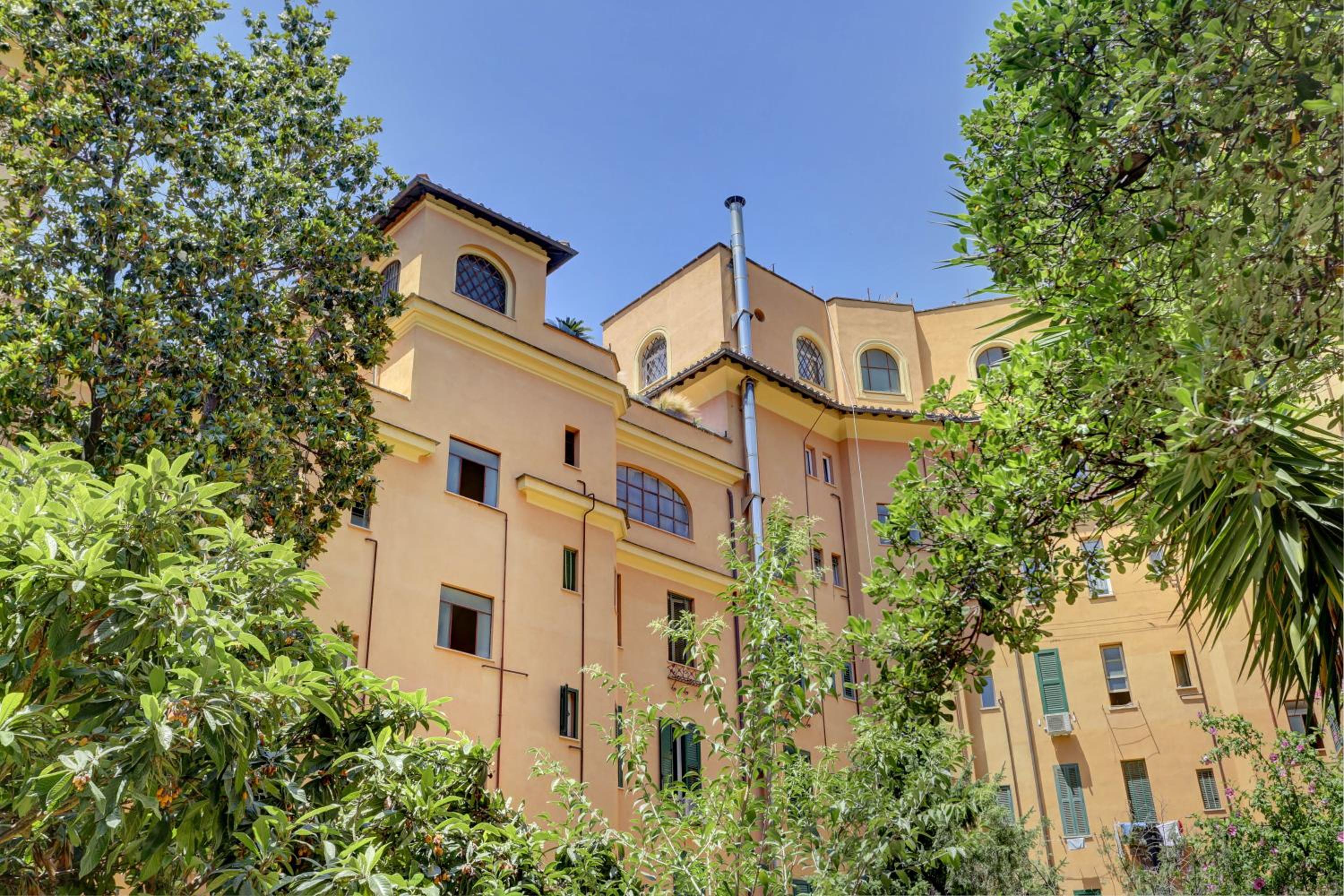 Vatican Apt Doria 64 - Home and More