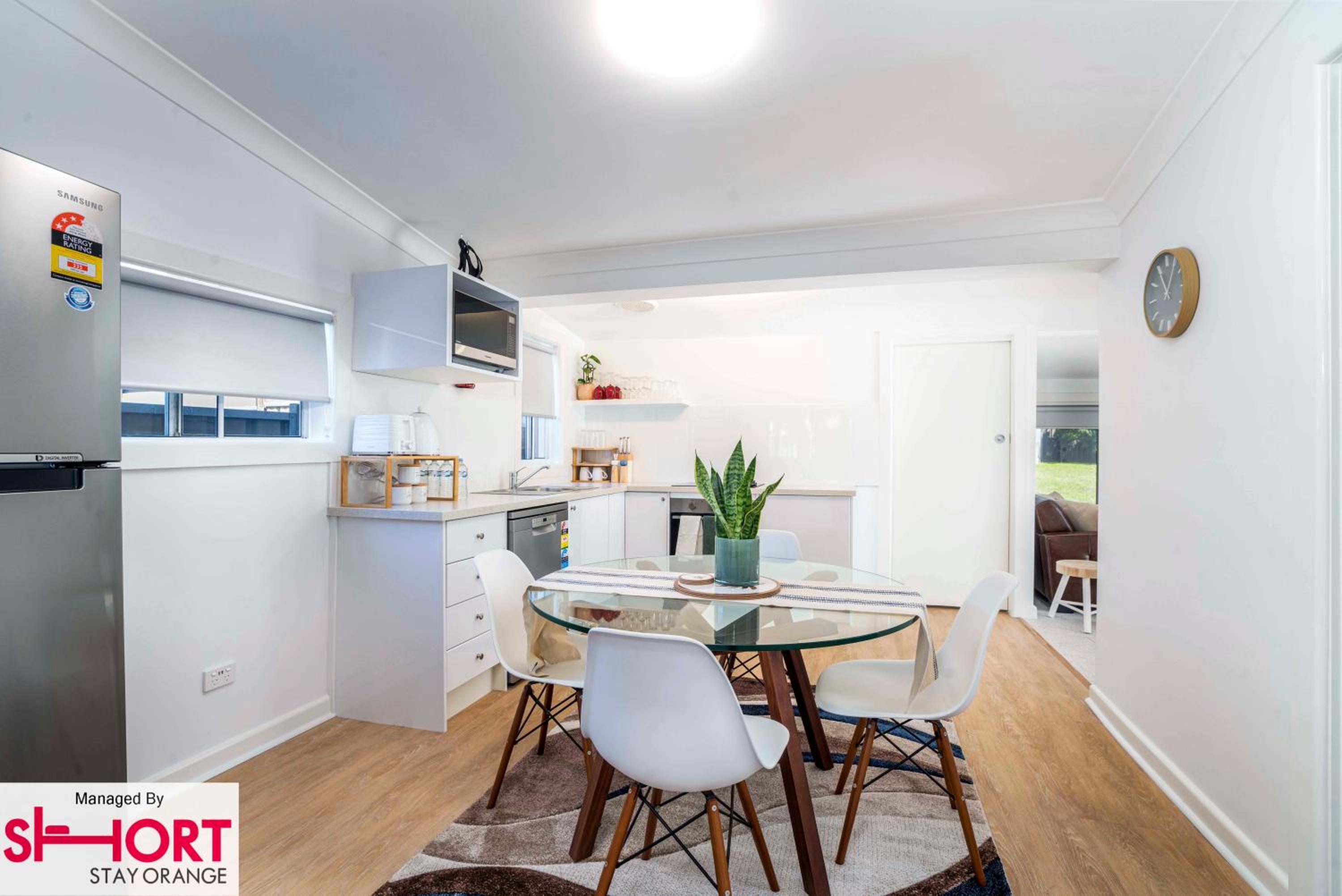 Bright, Cosy Cottage Central To Town - CBD