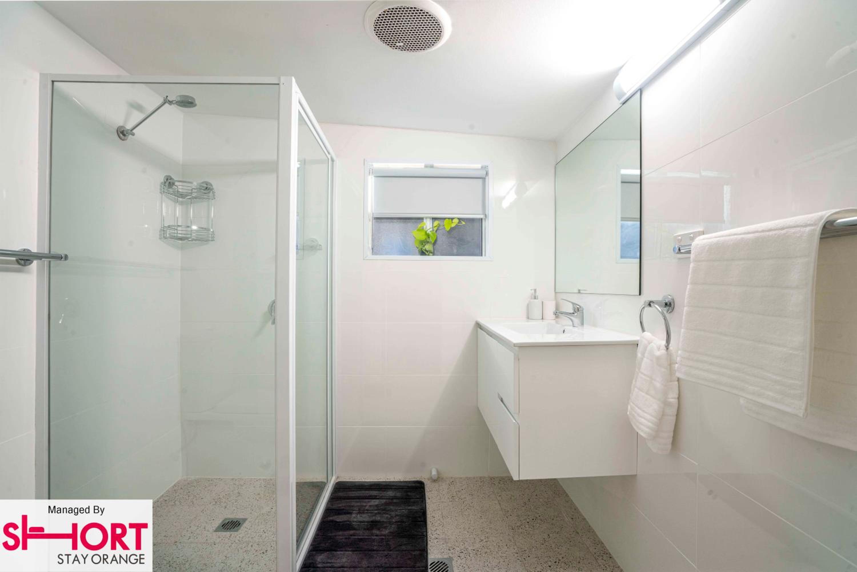 Bright, Cosy Cottage Central To Town - CBD