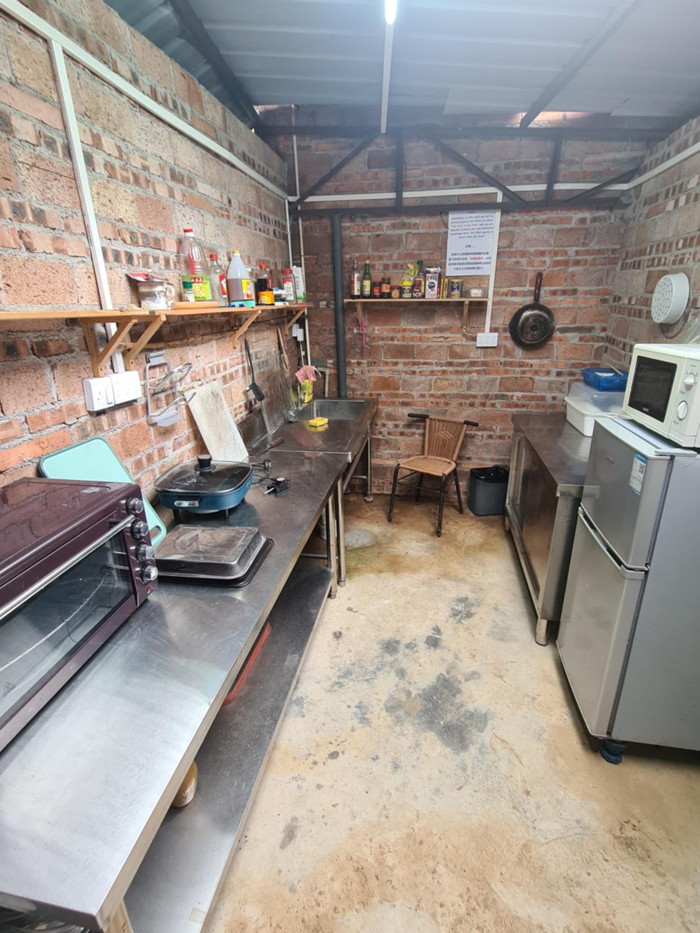 Yangshuo Eden's Social Guesthouse - Wake up to a hearty Western breakfast & fresh craft coffee & night beers & outdoor activities