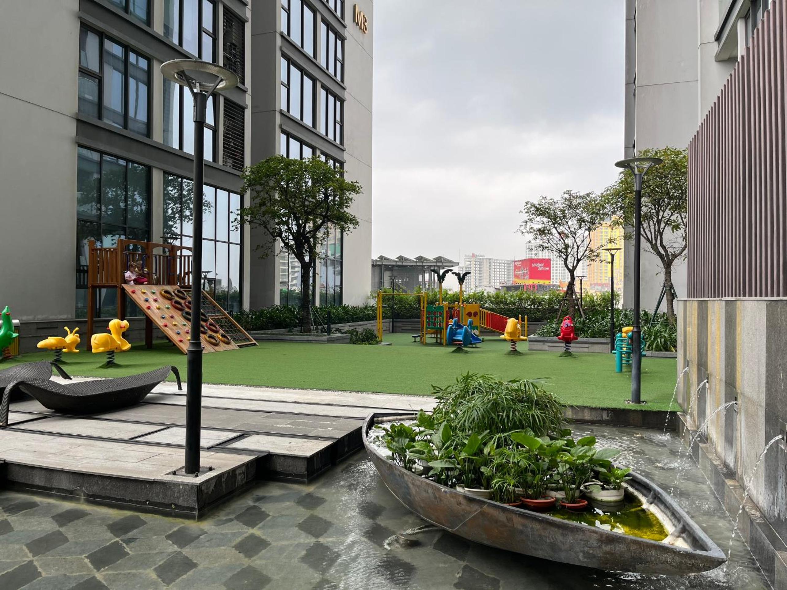 Vinhomes Metropolis Luxury Apartment 4 Br