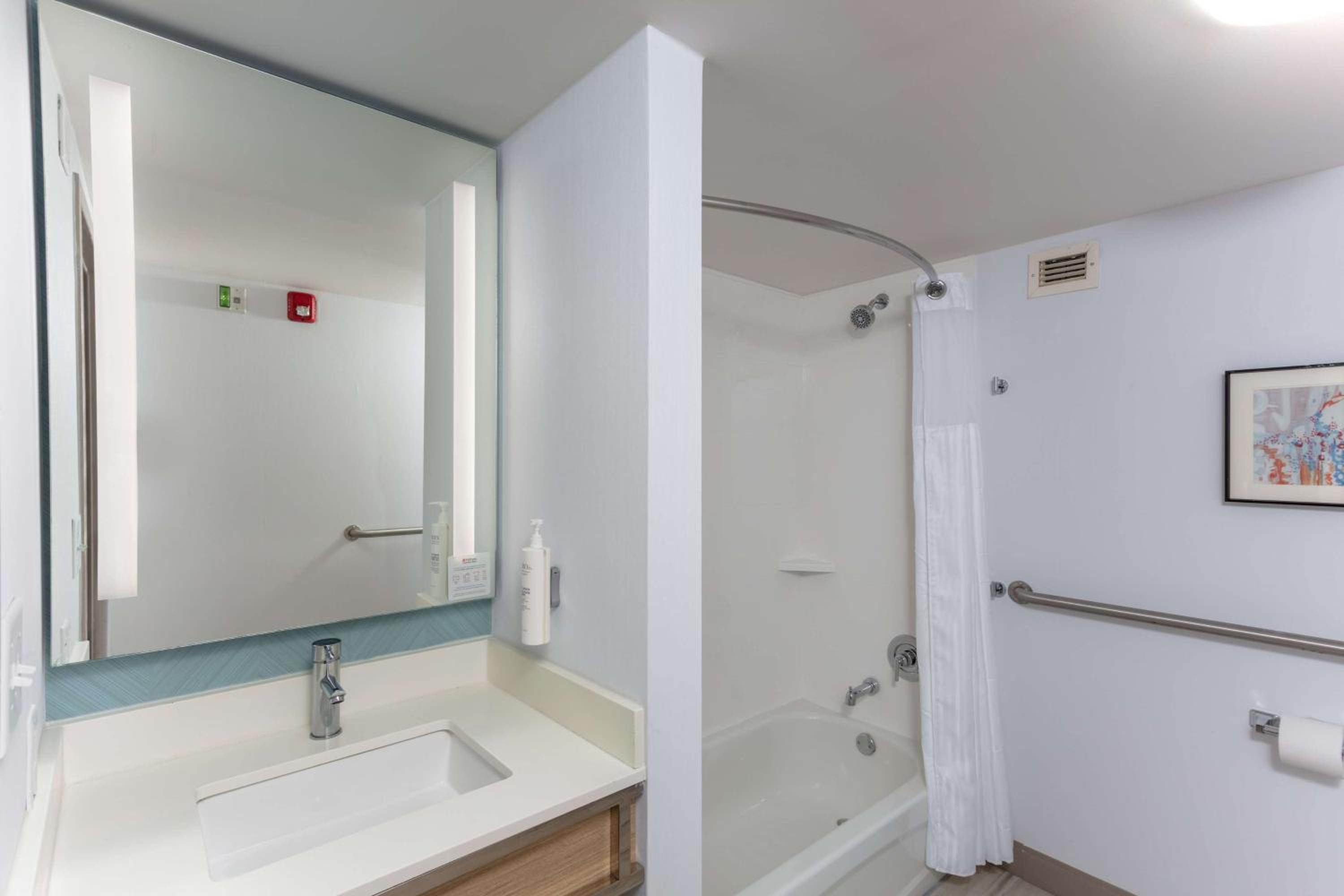 Columbus Vacations - Hilton Garden Inn Columbus - Property Image 5