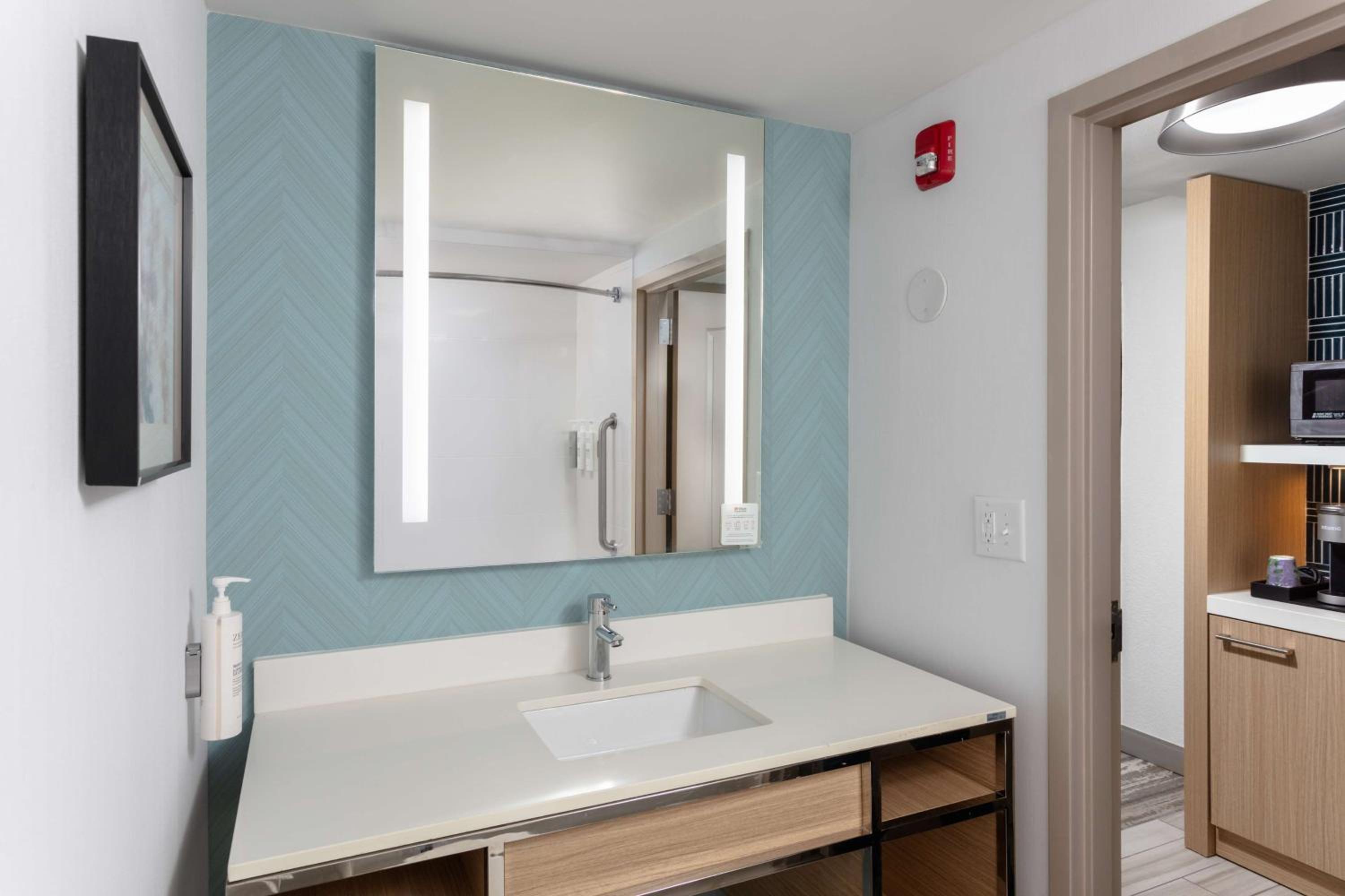 Columbus Vacations - Hilton Garden Inn Columbus - Property Image 13