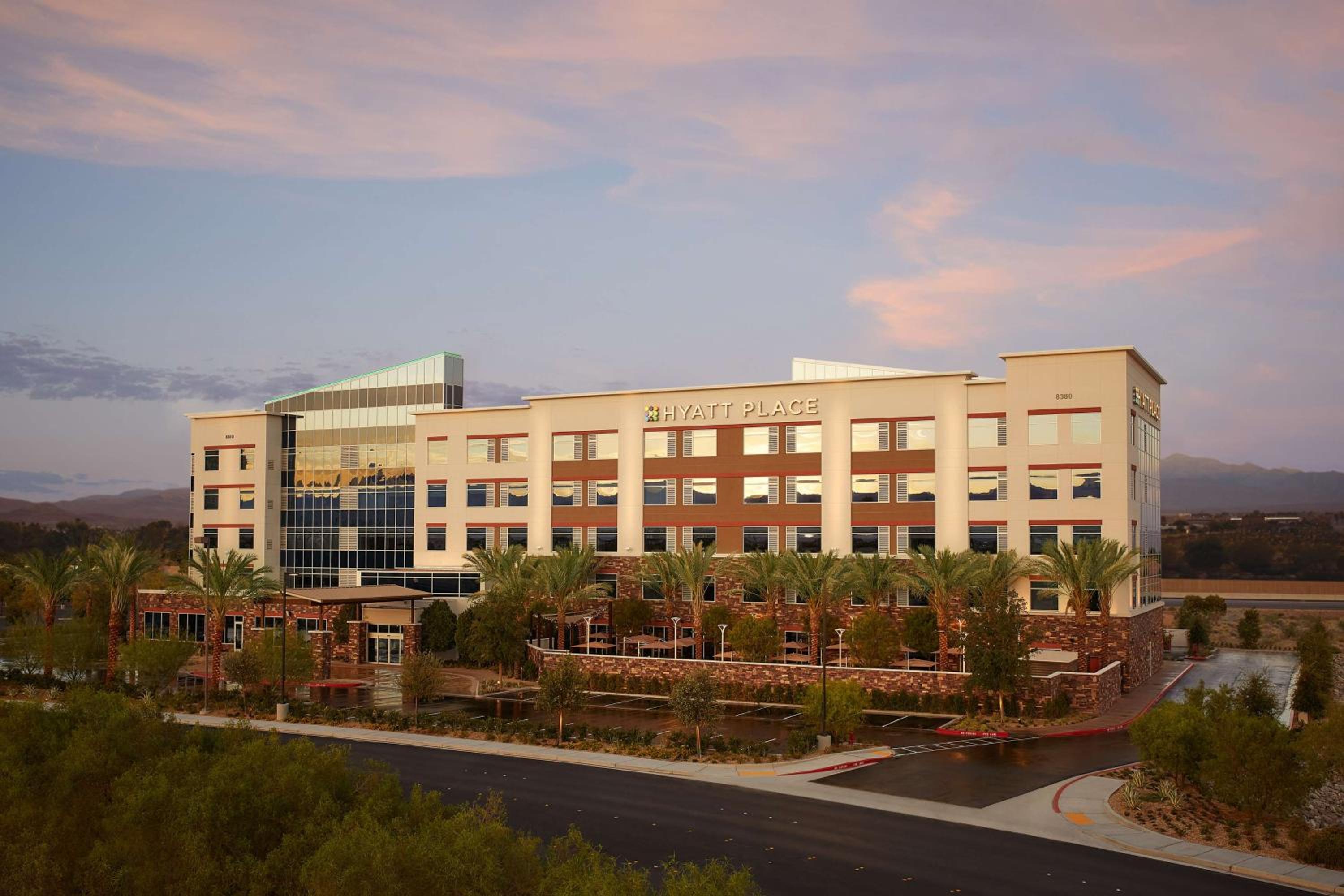 Hotel Hyatt Place Las Vegas at Silverton Village