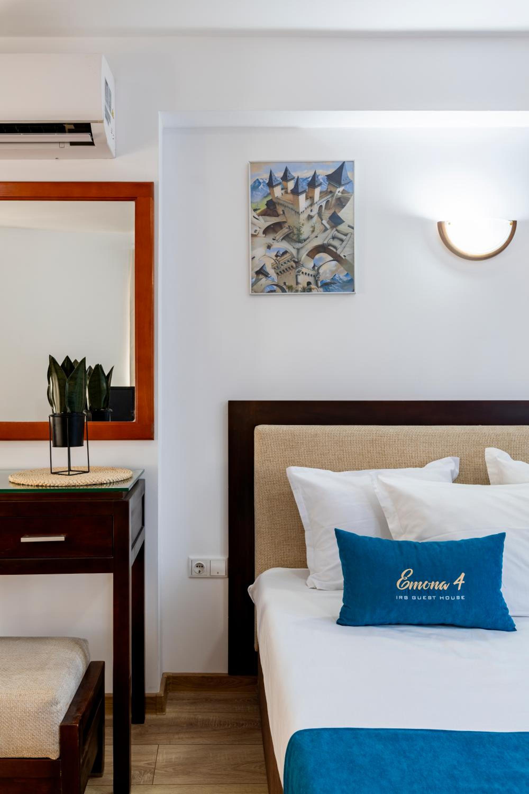 IRB Guest House Emona 4