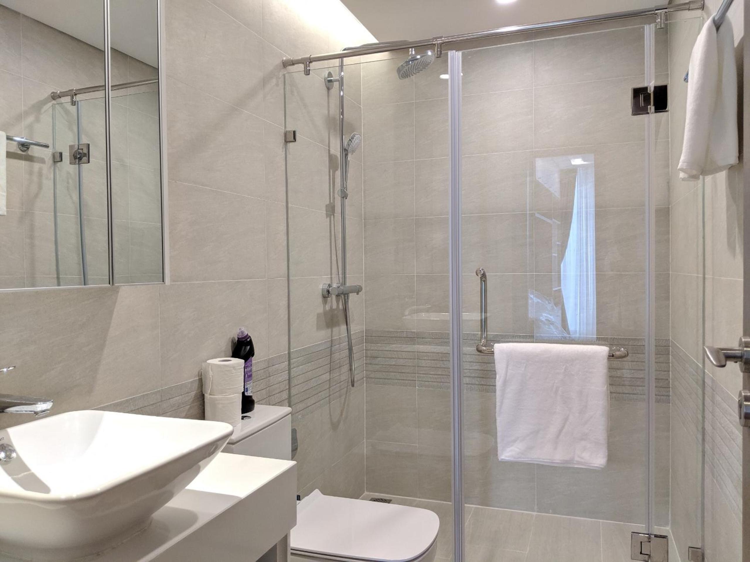 Vinhomes Metropolis Luxury Apt 3Br near Lotte