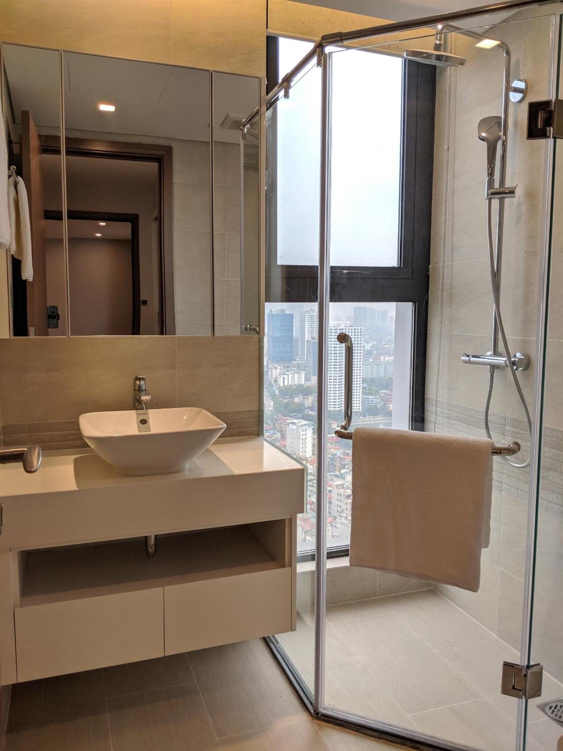 Vinhomes Metropolis Luxury Apt 3Br near Lotte