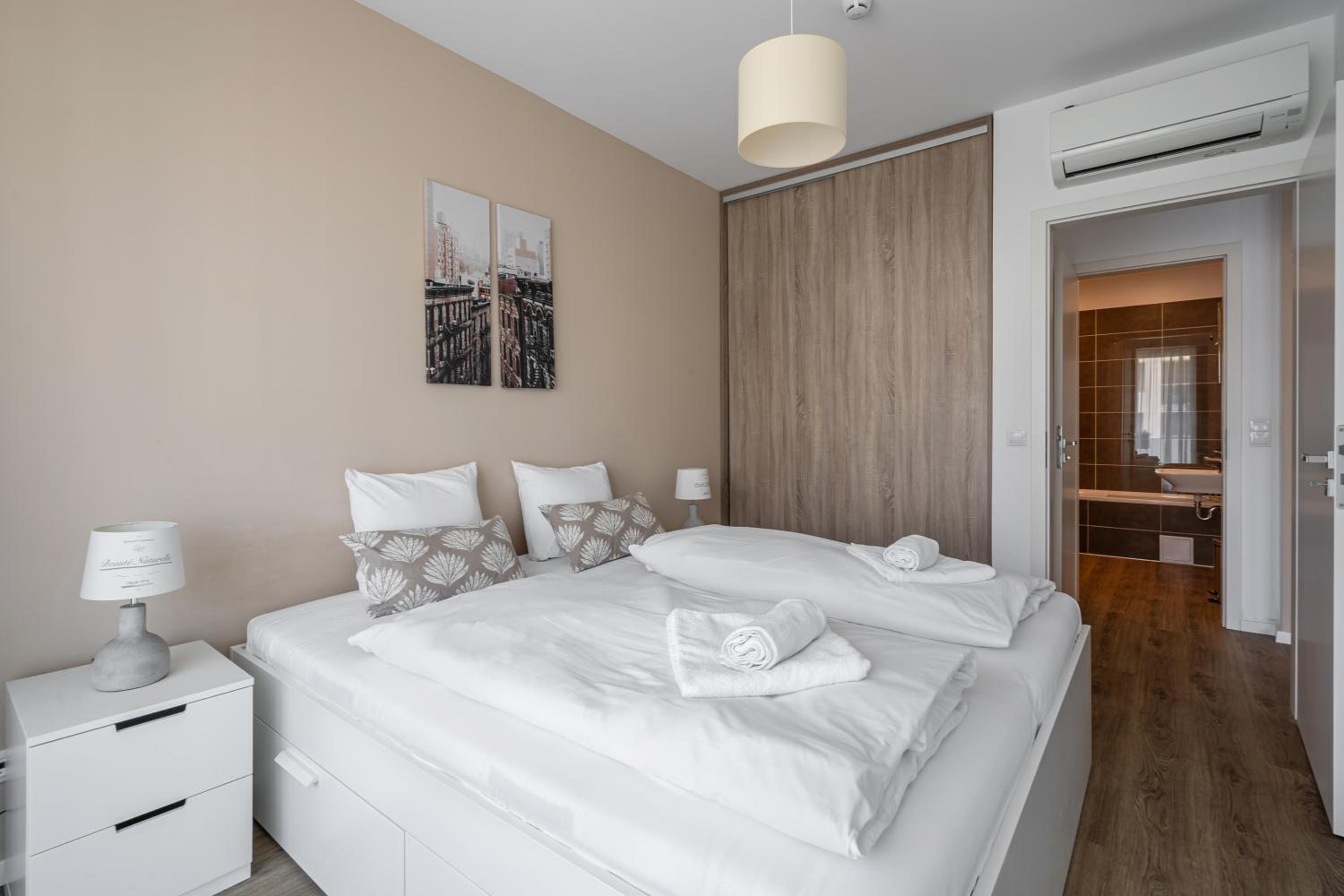 Corvex Apartment with balcony