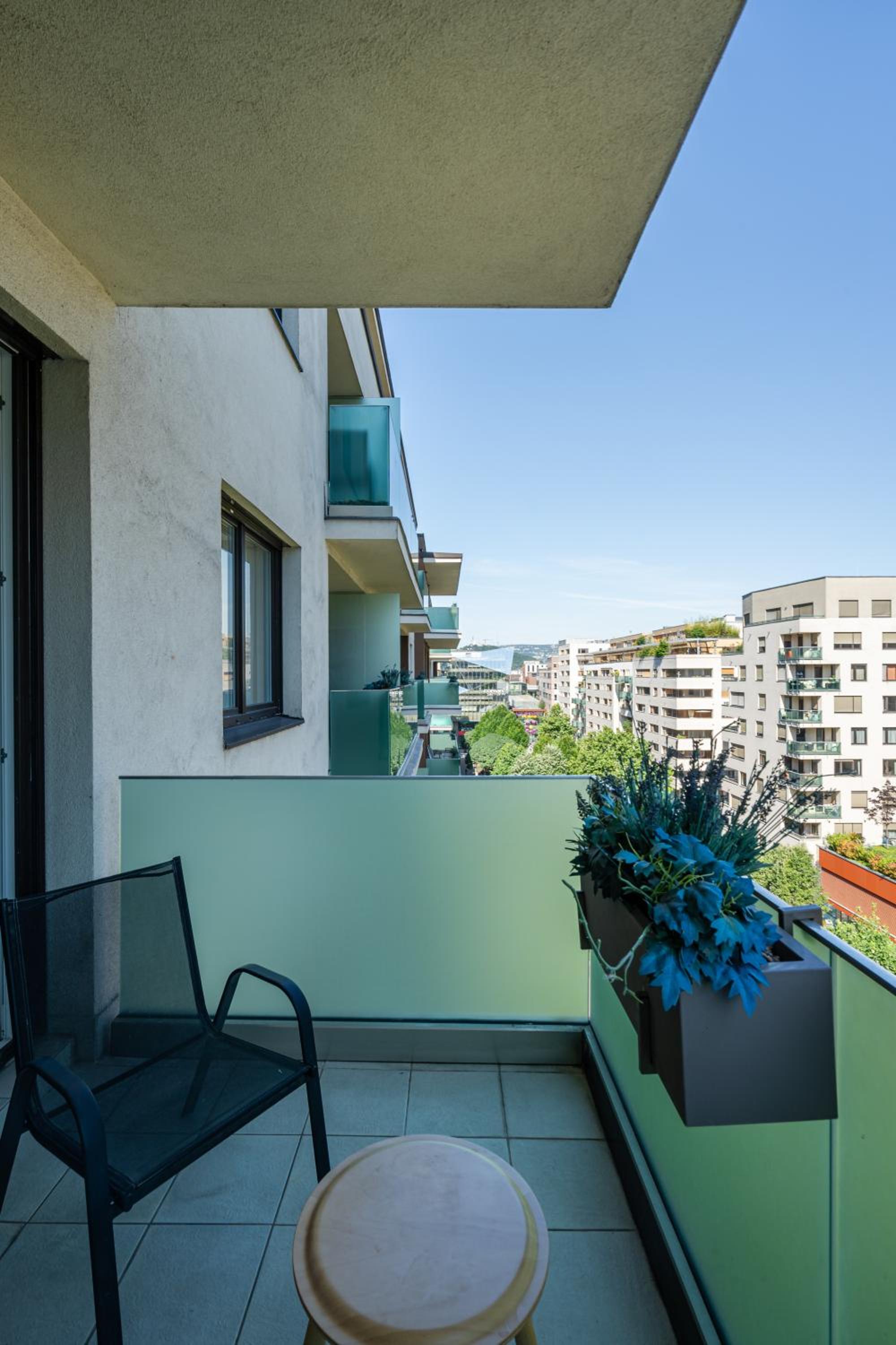 Corvex Apartment with balcony