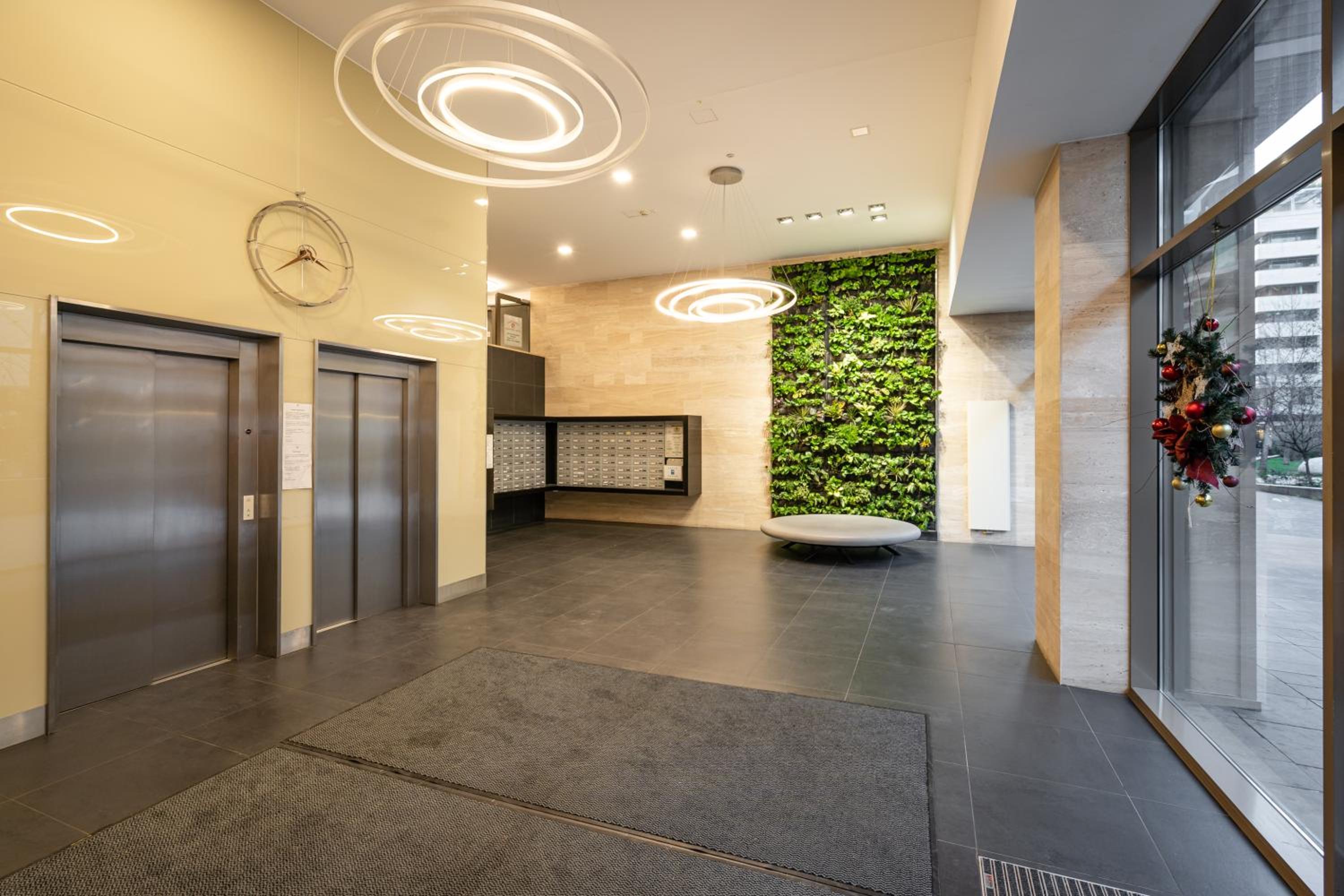Corvex Apartment with balcony