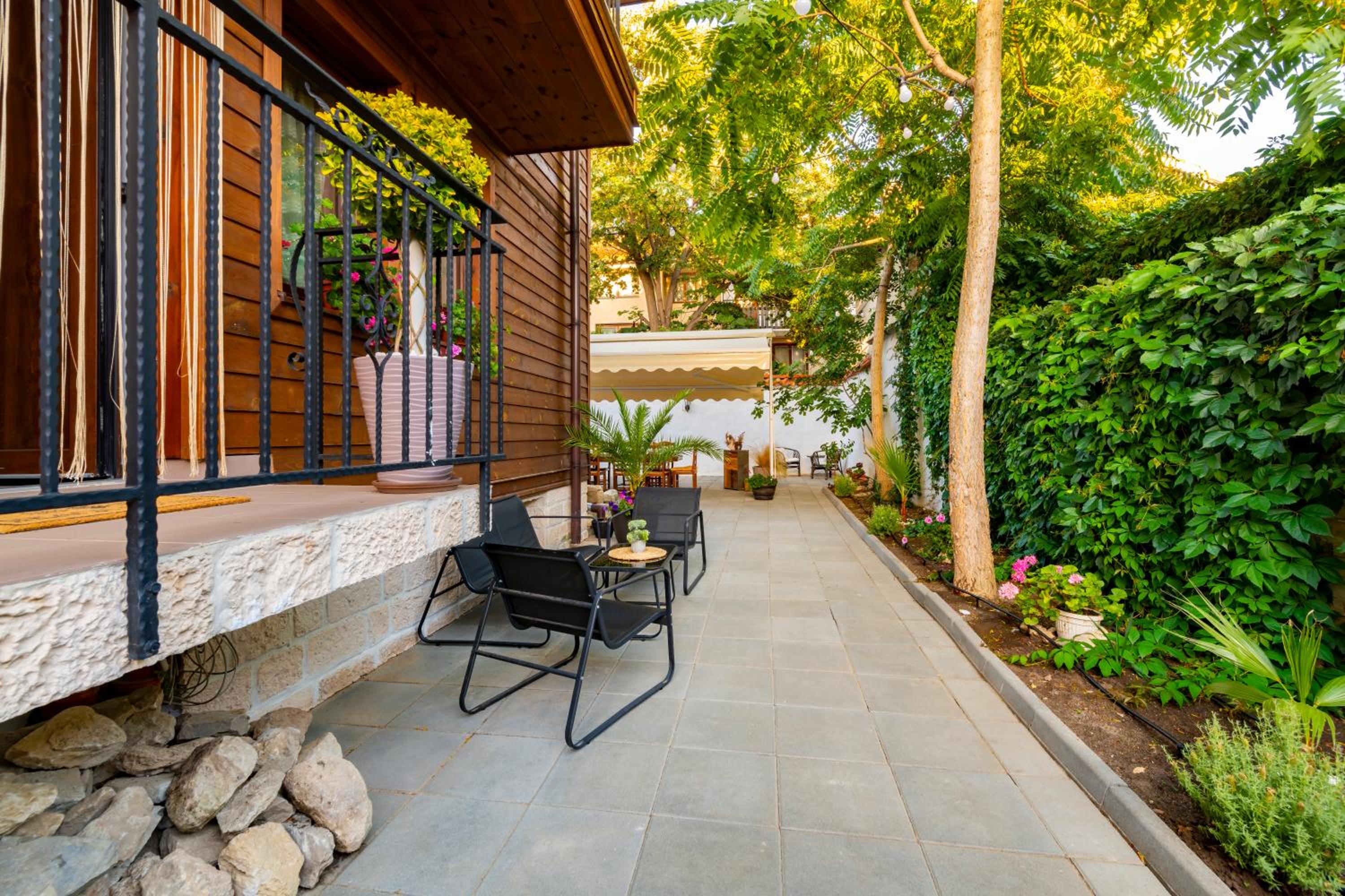 IRB Guest House Emona 4