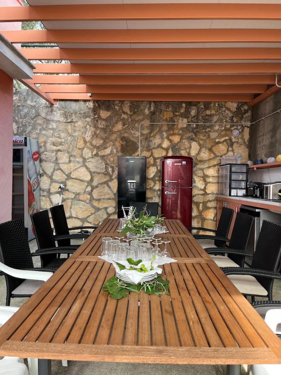 Laguna Apartments