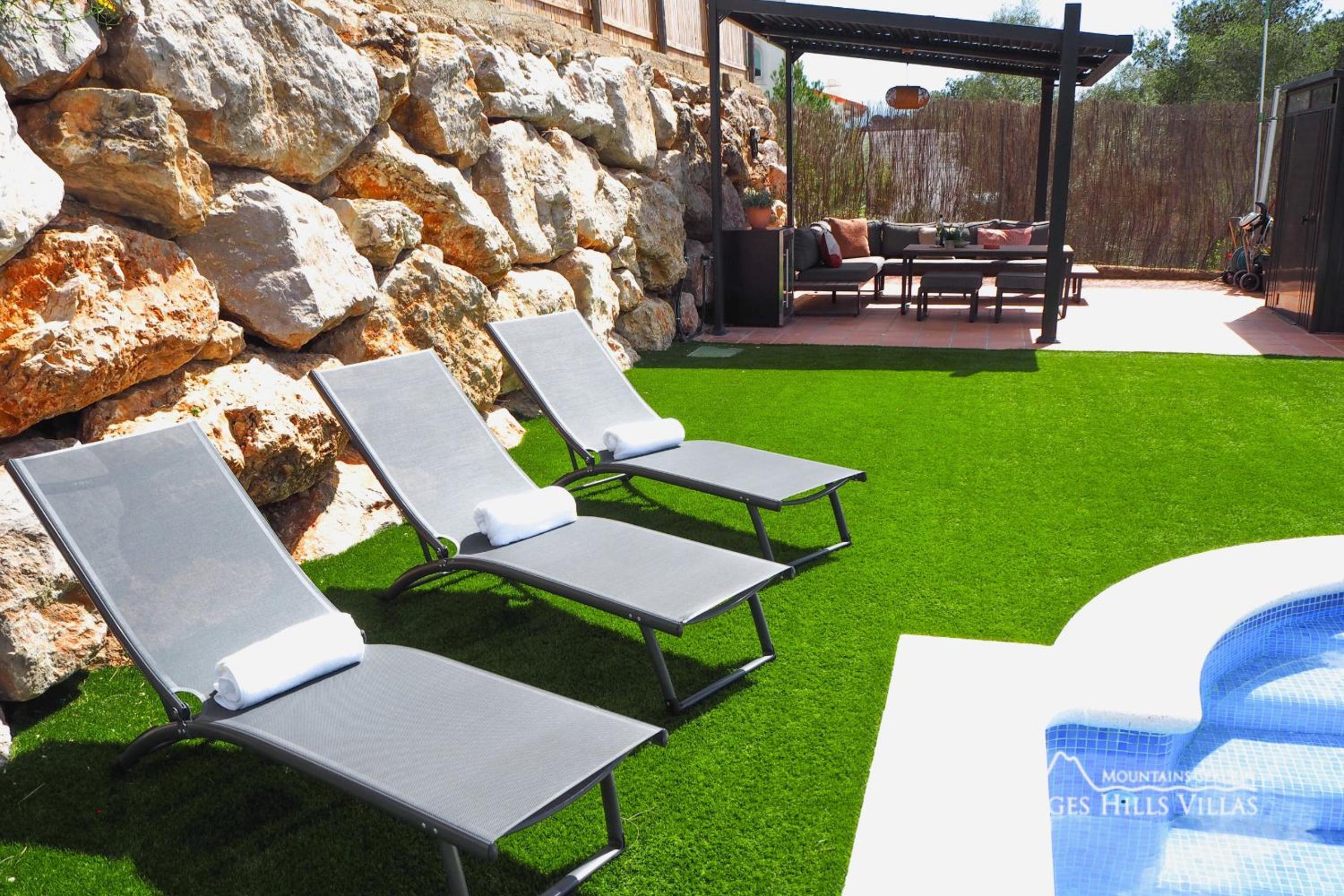 Villa Serranita - Stylish Holiday Home with Views and Air Conditioning 15 mins to Sitges view 4