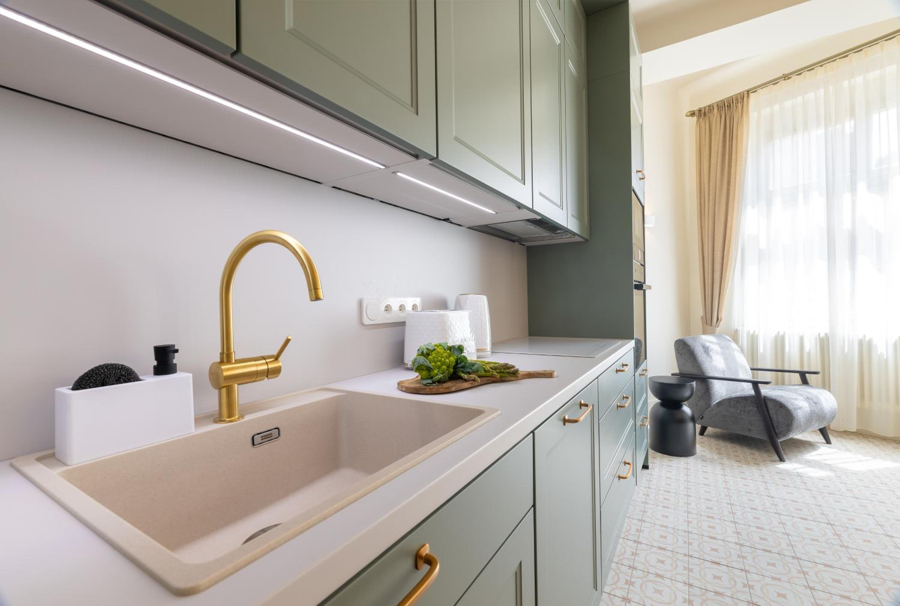 Luxury 2BR Apartment in Old Town with AC by EasyBNB Premium