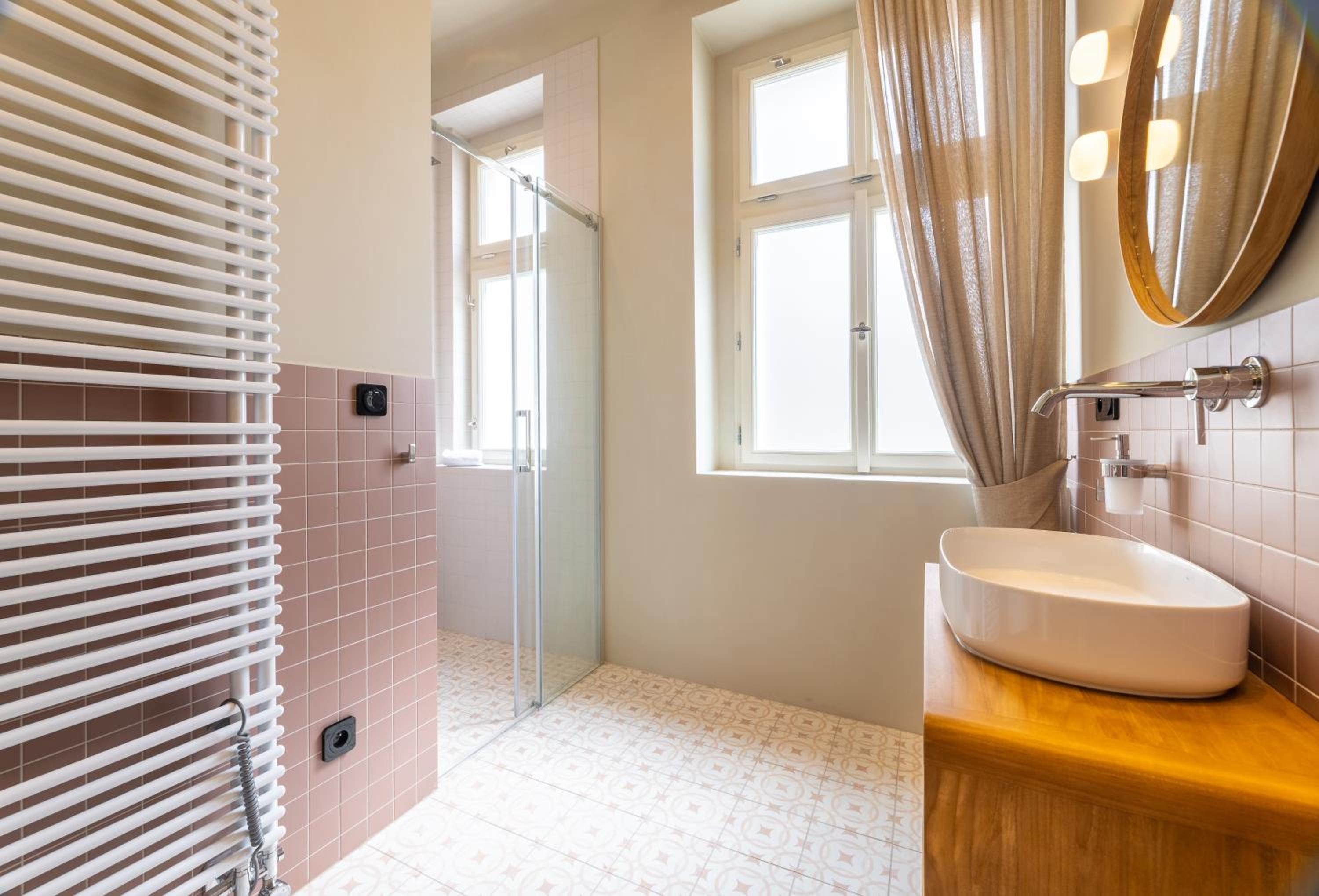 Luxury 2BR Apartment in Old Town with AC by EasyBNB Premium