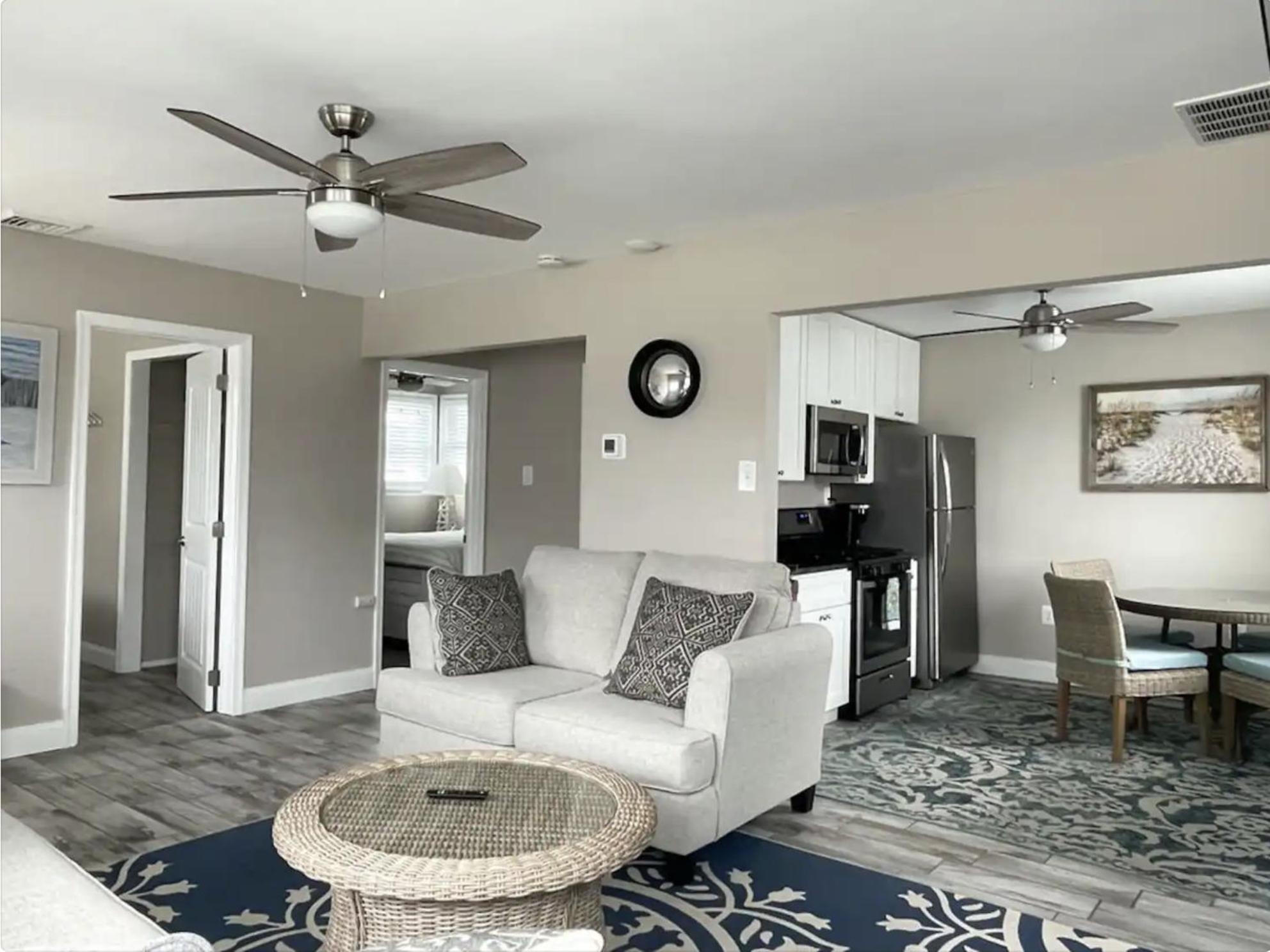 33rd St Unit A 2BR Beach Home Hideaway Parking view 5
