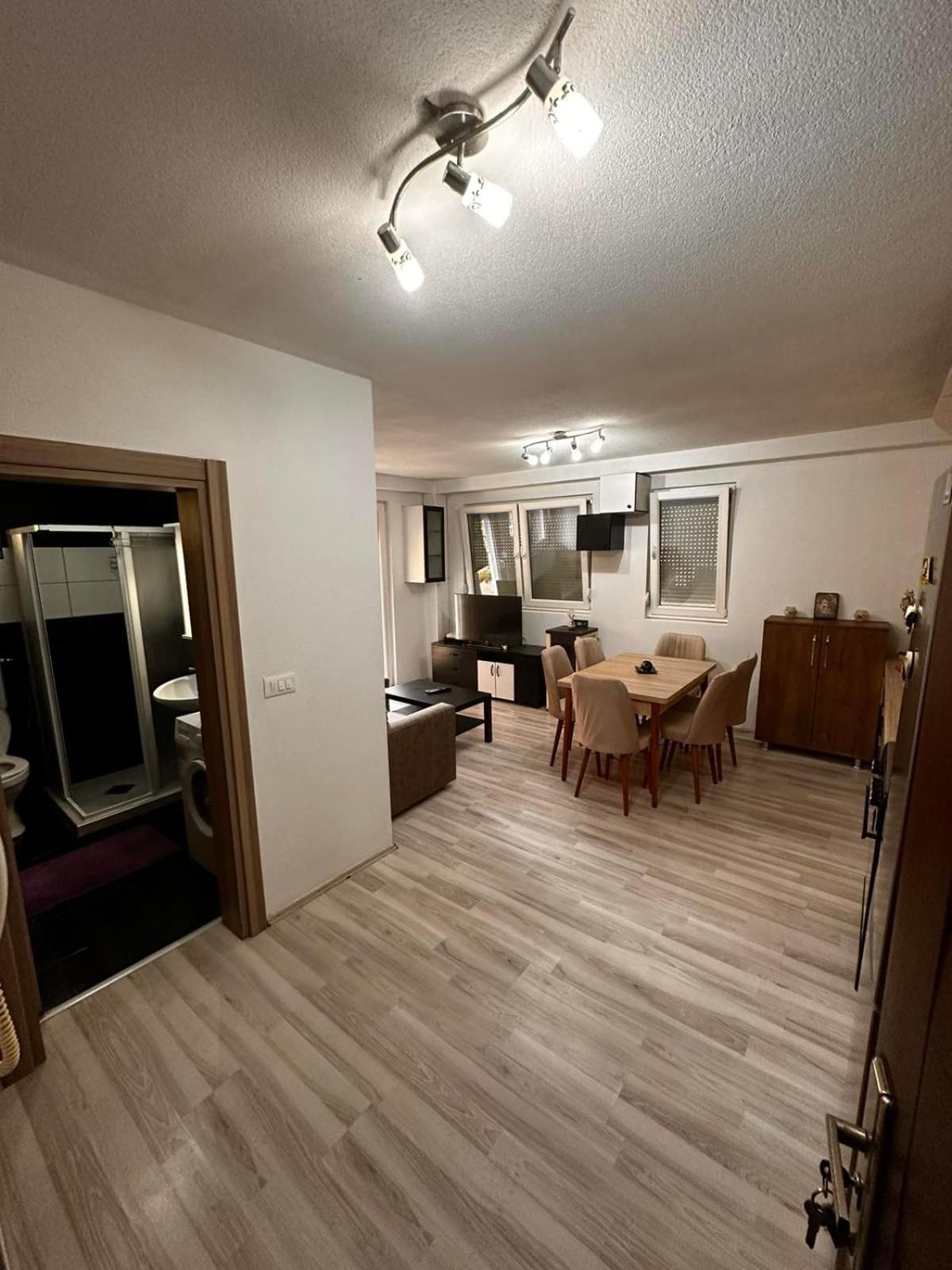 Elkos Apartment