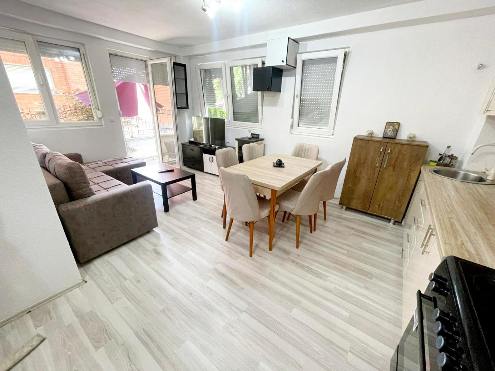 Elkos Apartment