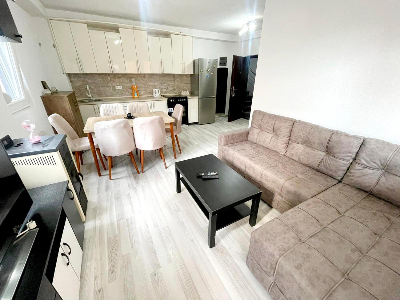 Elkos Apartment