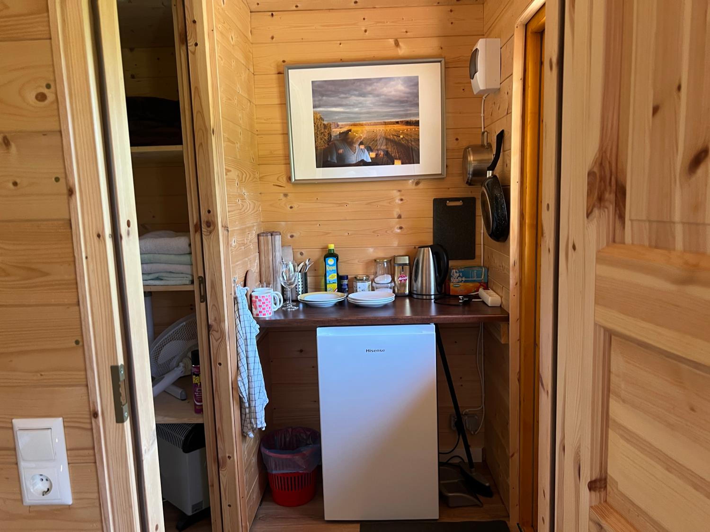 Marika Puhkeküla - Metsanurga Öömaja "shared bathroom"