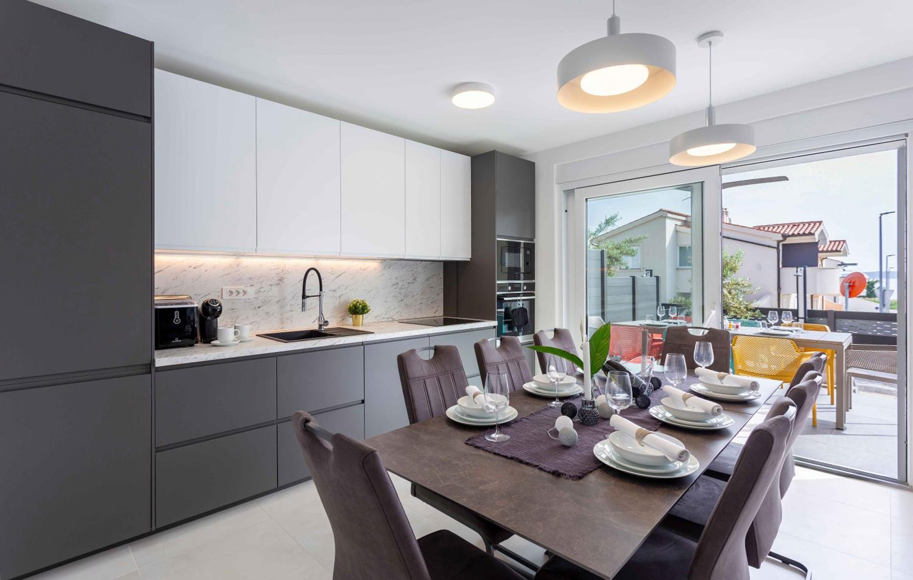 Osvit Grand Deluxe Apartment