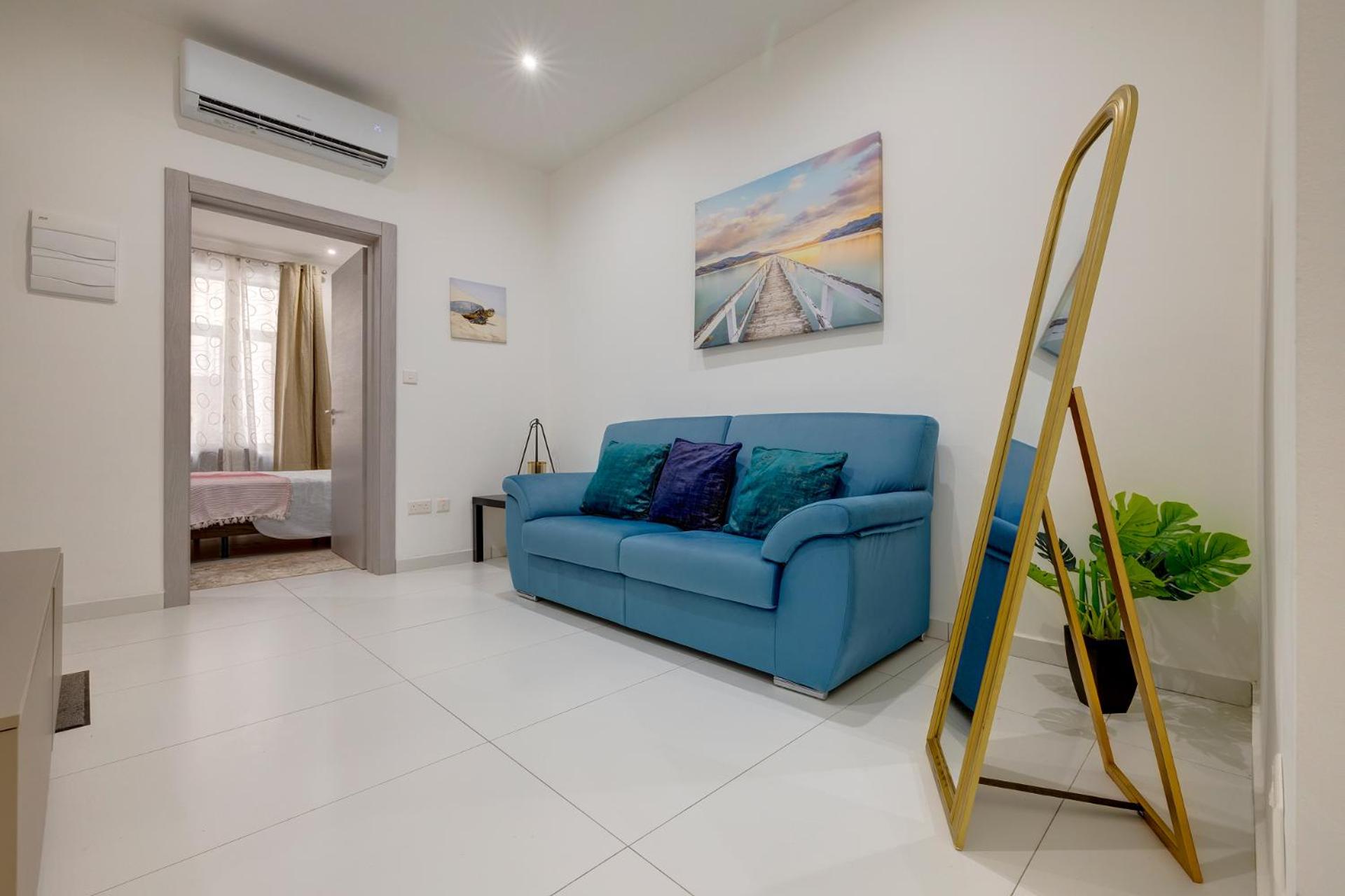 Cosy 1BR Getaway in Prime Sliema Location view 4