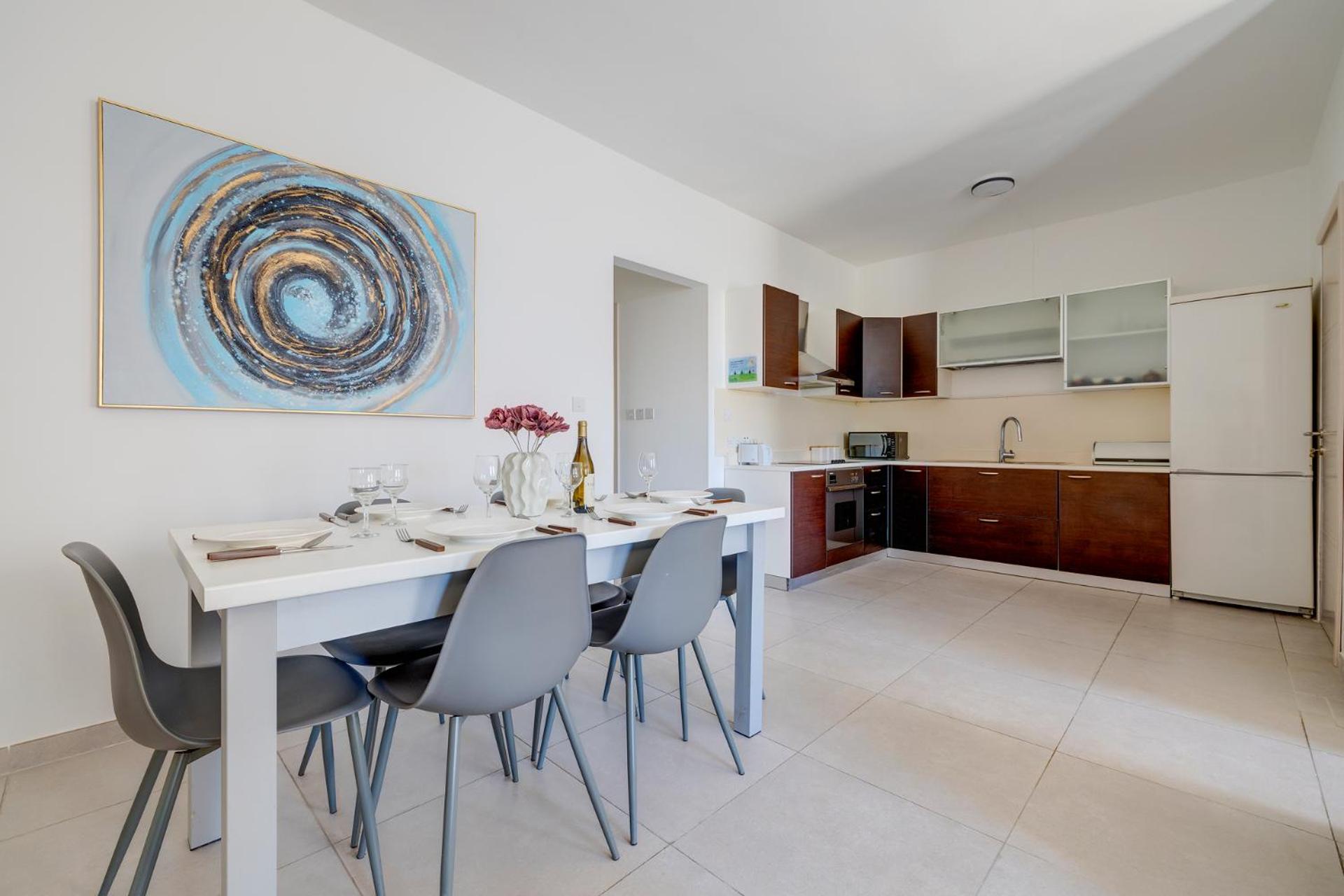 Trendy 2BR Maisonette Near St. Julians Hot Spots — St Julian's