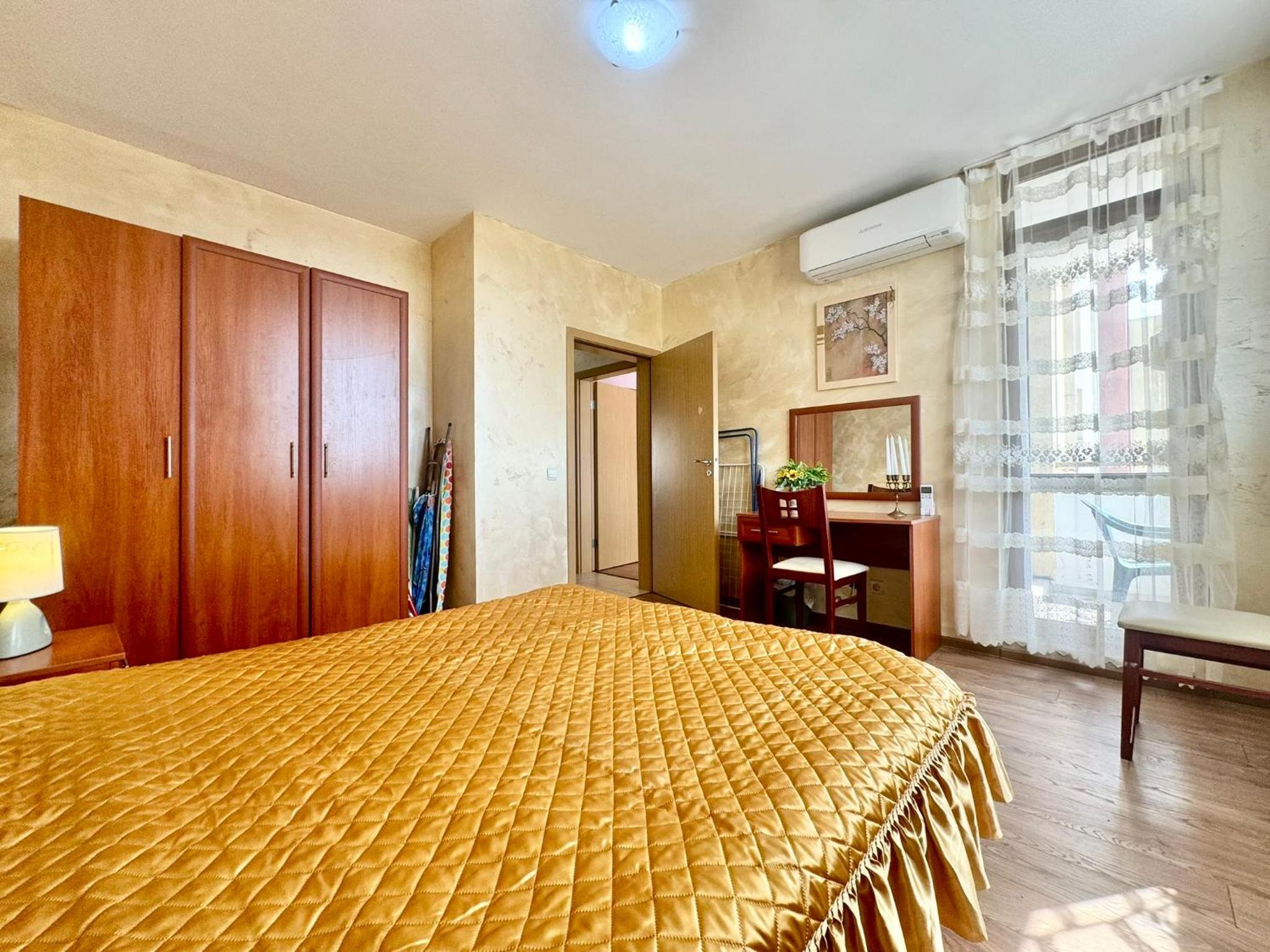 Bratanov Ashton Hall