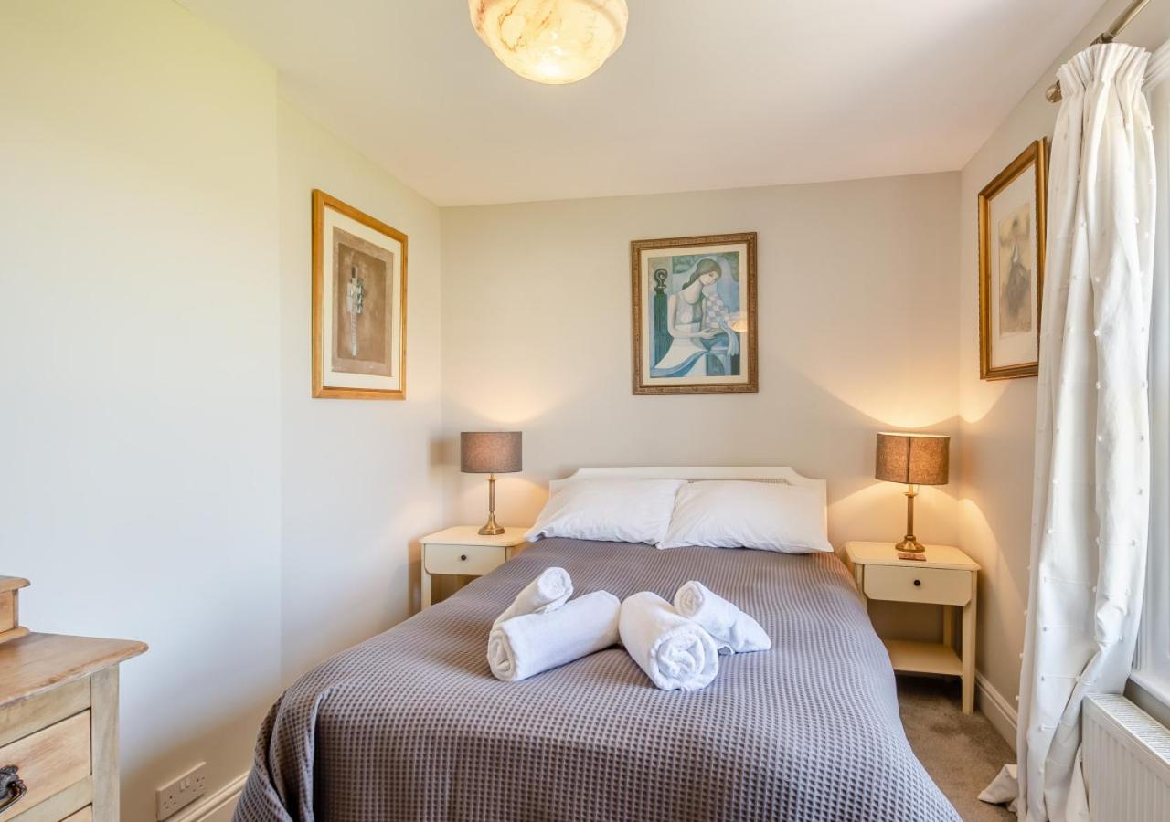 3 Bed in Southwold oc-sog view 4