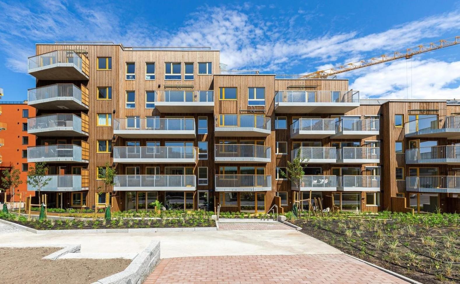 New Modern 2 room Apartment with 2 beds & FREE PARKING view 4
