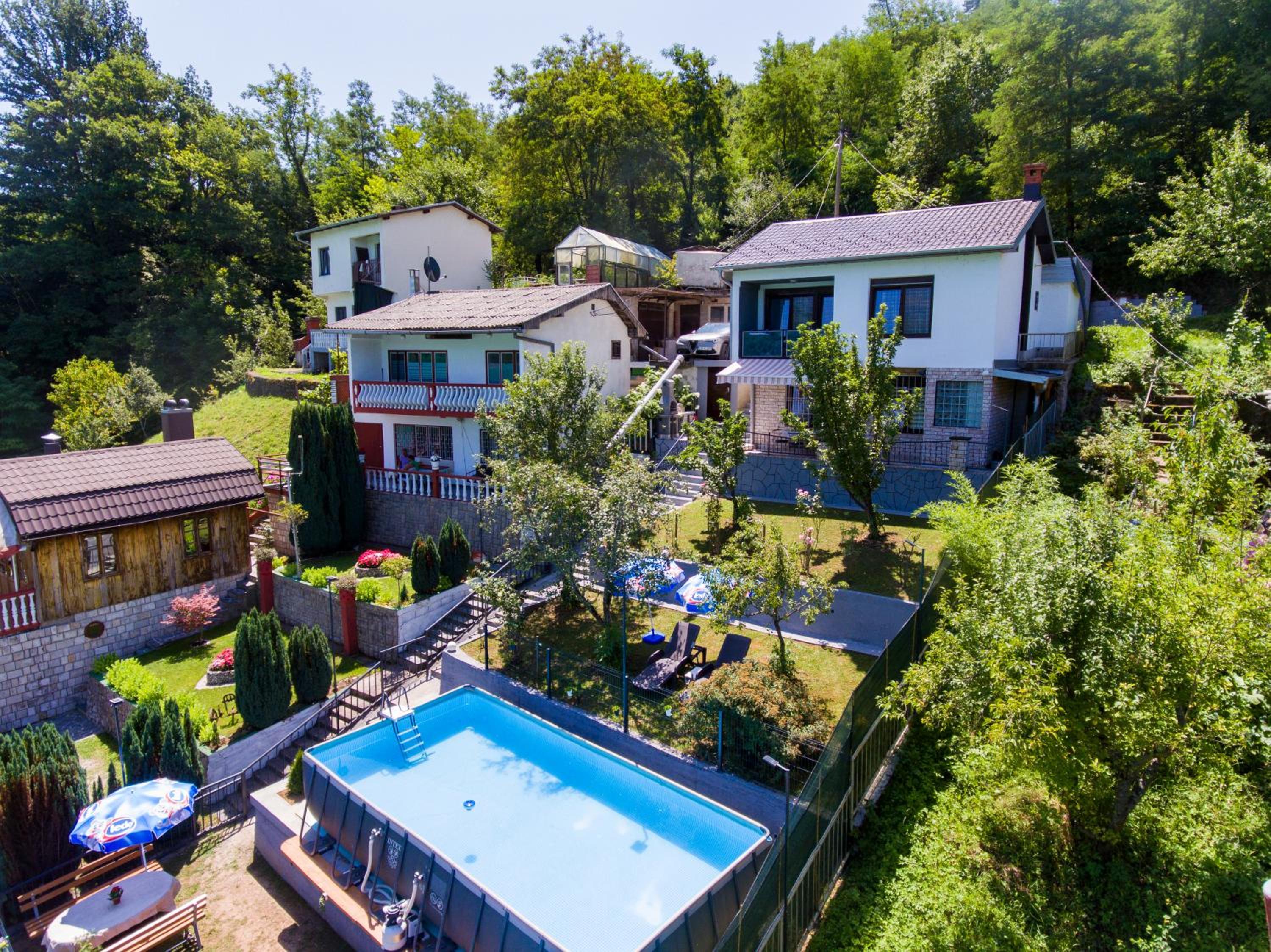 'Miris Ljeta' Cozy Lakefront Holiday Home