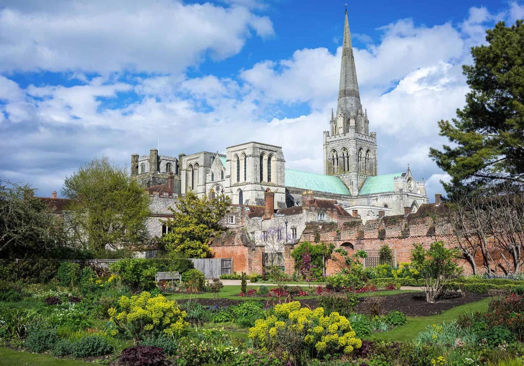 West Pallant Georgian Townhouse in City Centre with Courtyards, BBQ & Log Burners - Dogs Welcome! Chichester Holiday Properties view 2