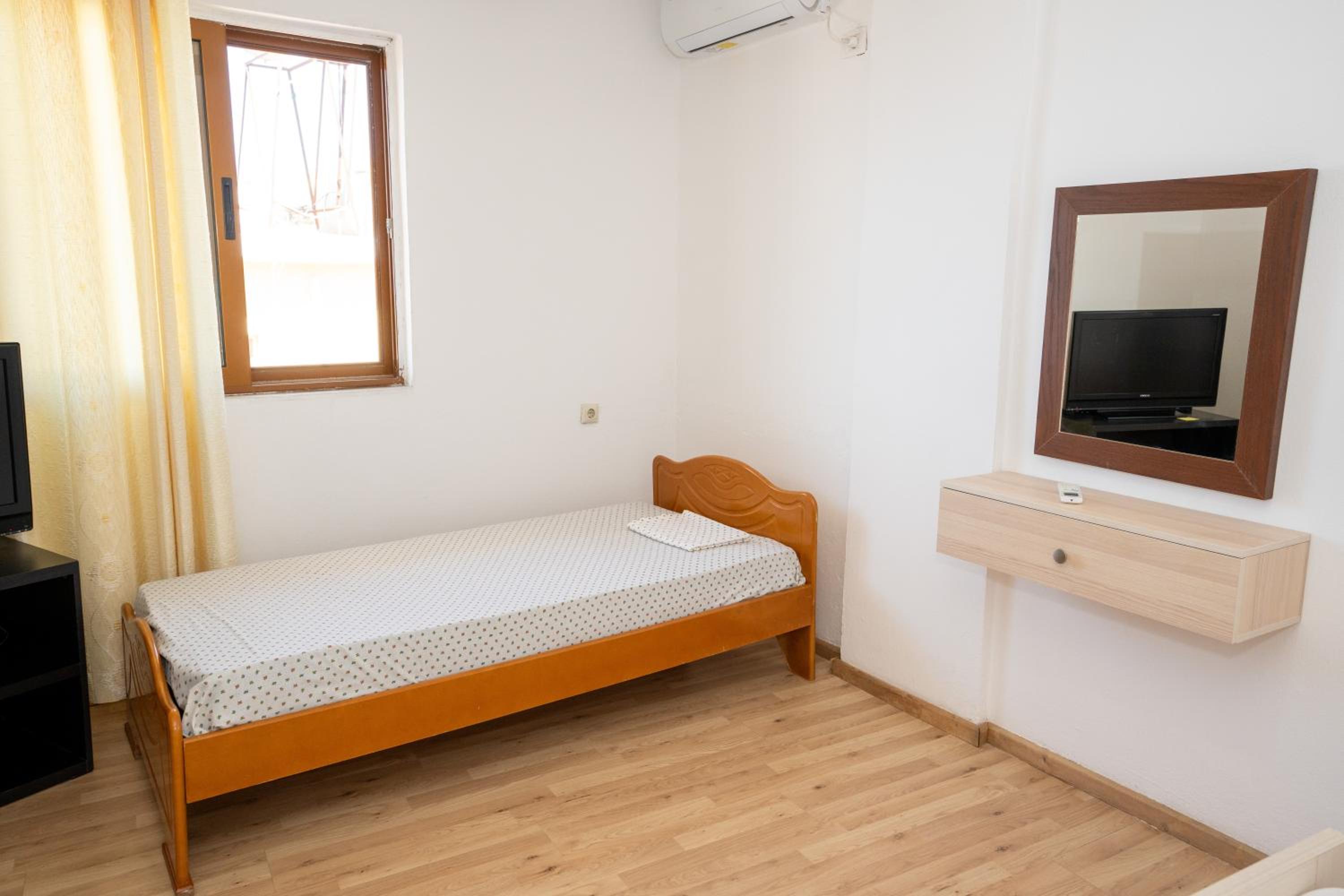 Laa Melossa Sarande