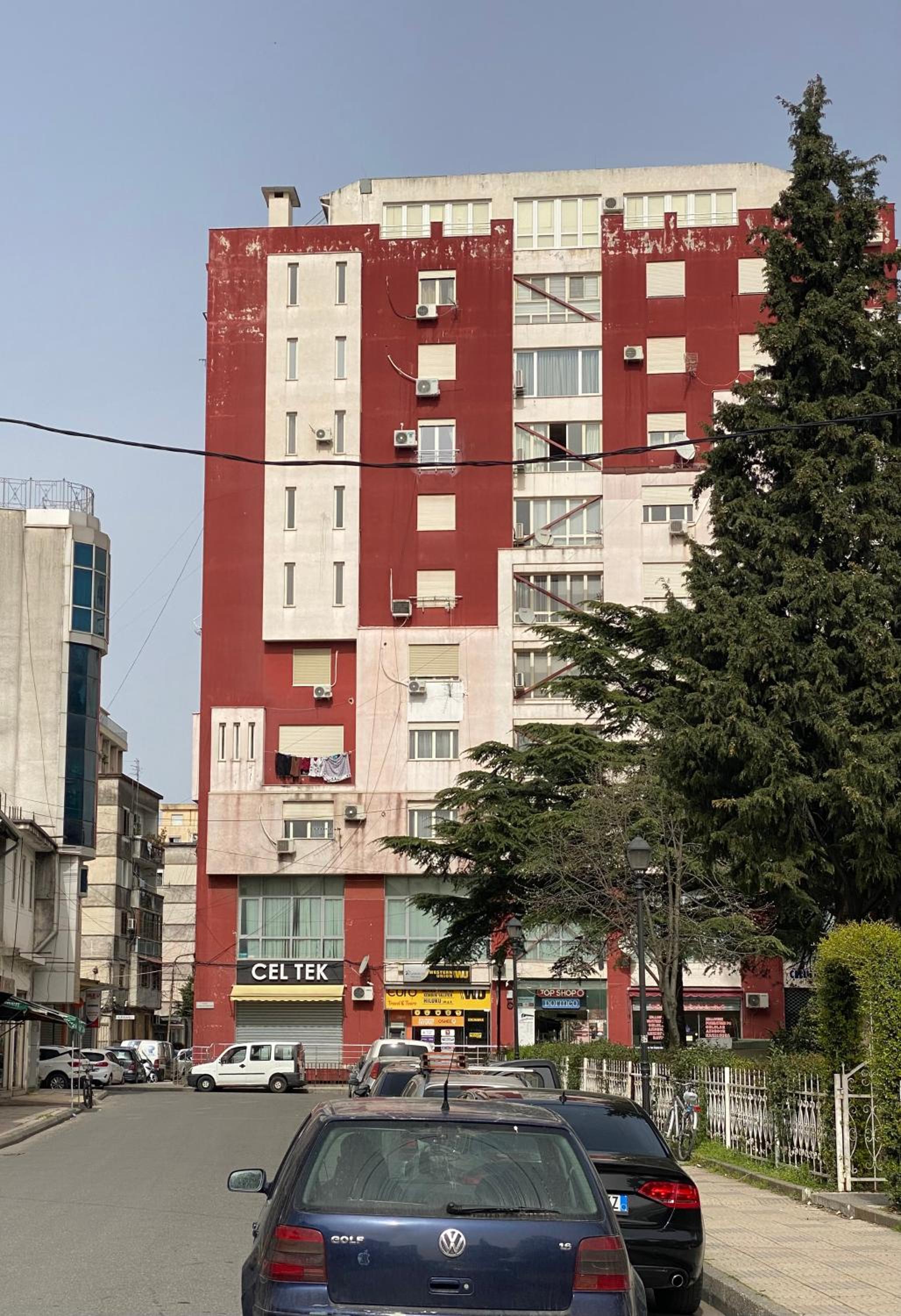 Modern 2BR Apartment ,Balcony,Central Shkoder