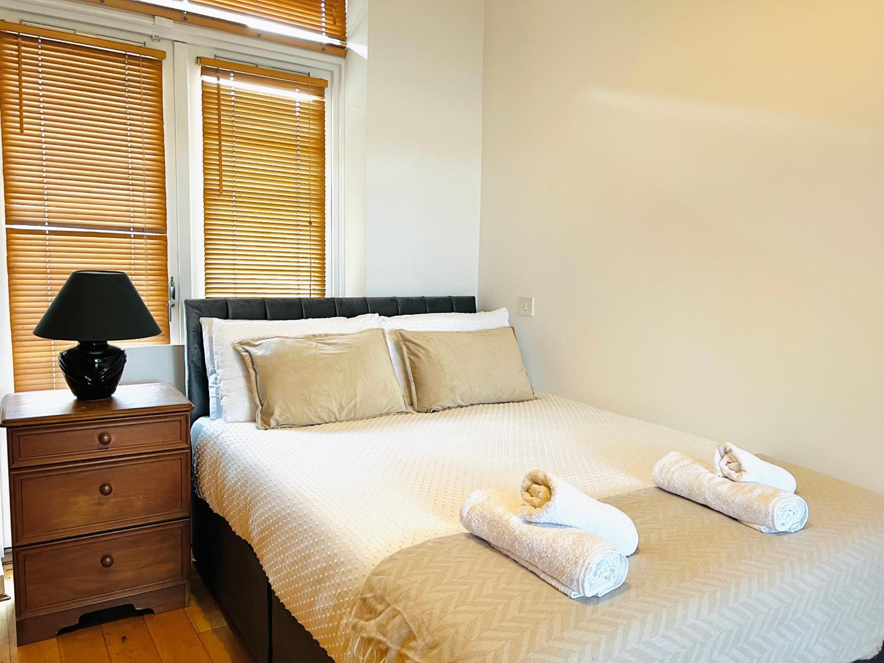 Cosy River View Flat at Temple Bar
