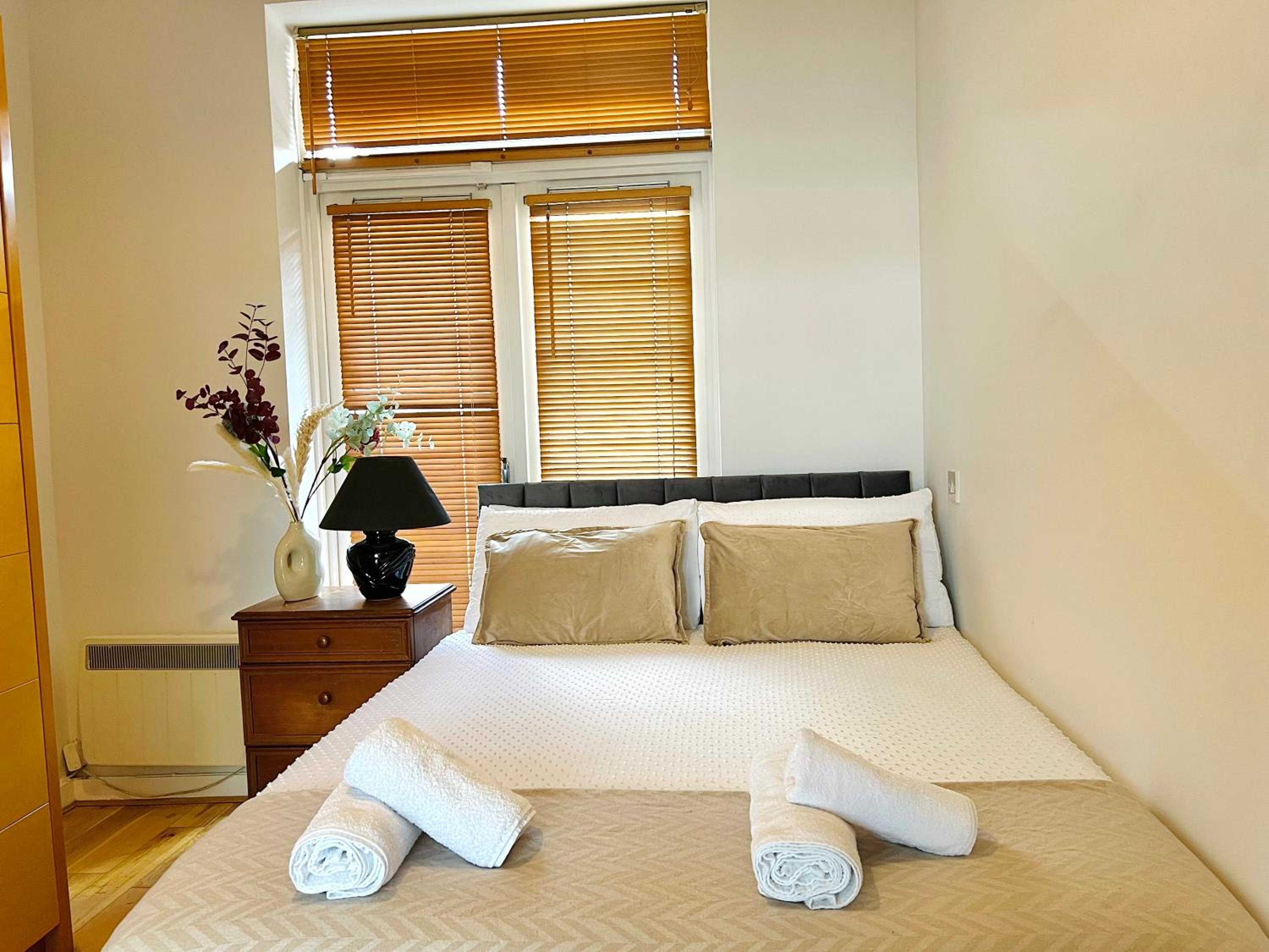 Cosy River View Flat at Temple Bar