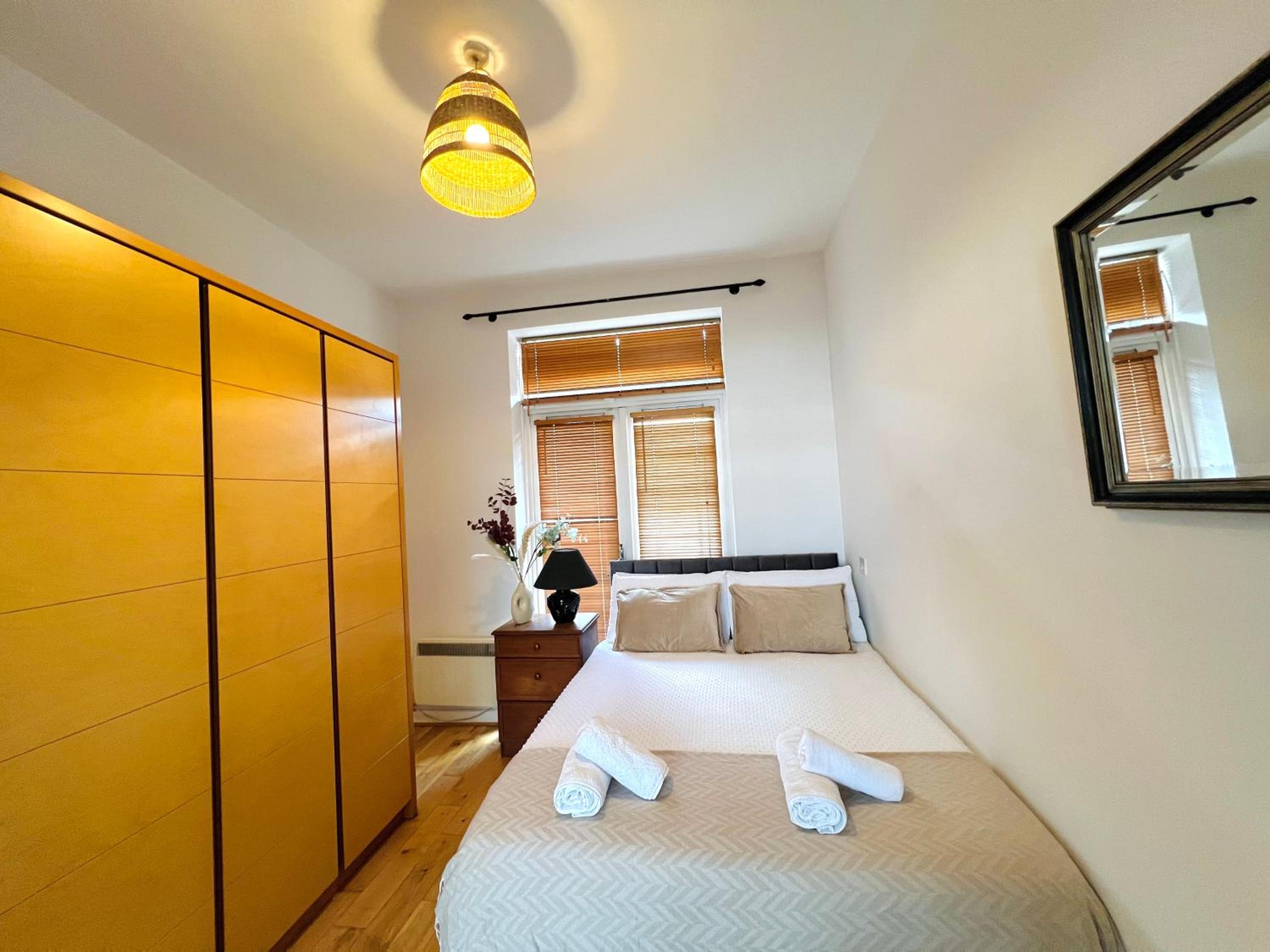 Cosy River View Flat at Temple Bar
