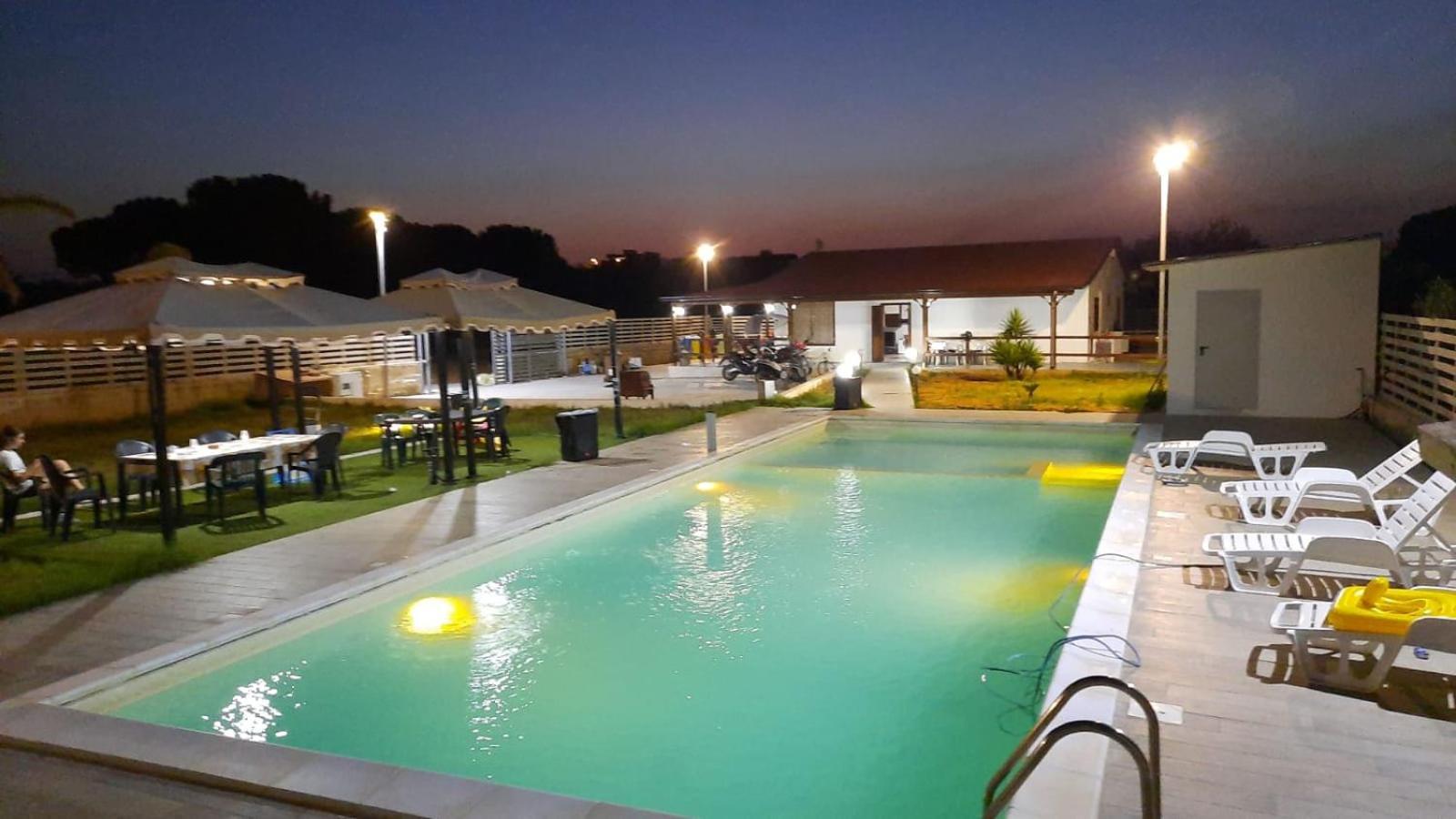 Villa con piscina photo 5