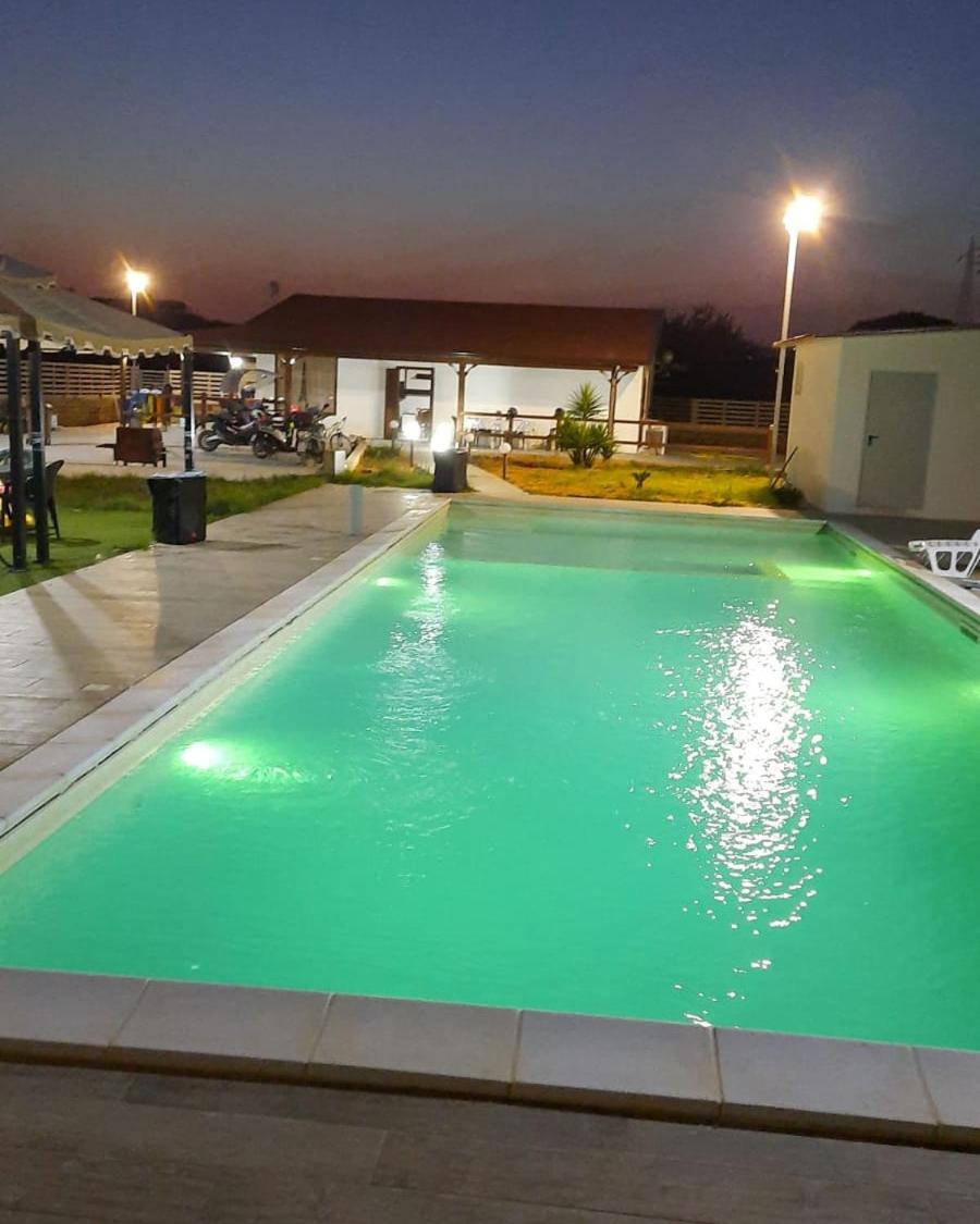 Villa con piscina photo 2