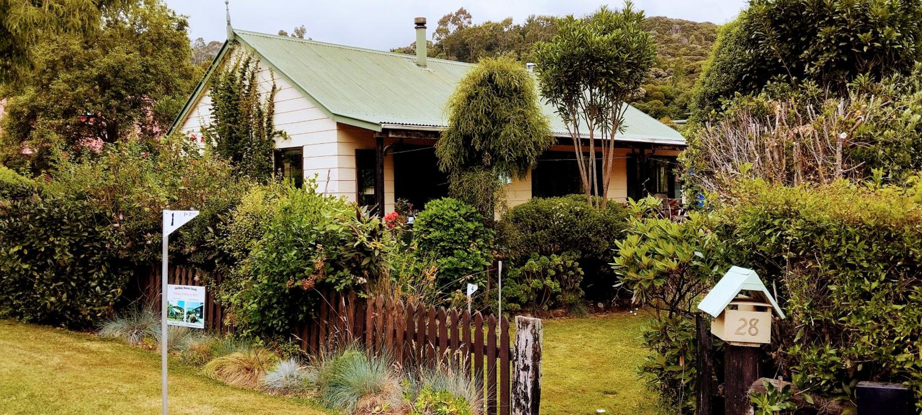 La Vie En Rose Cottage