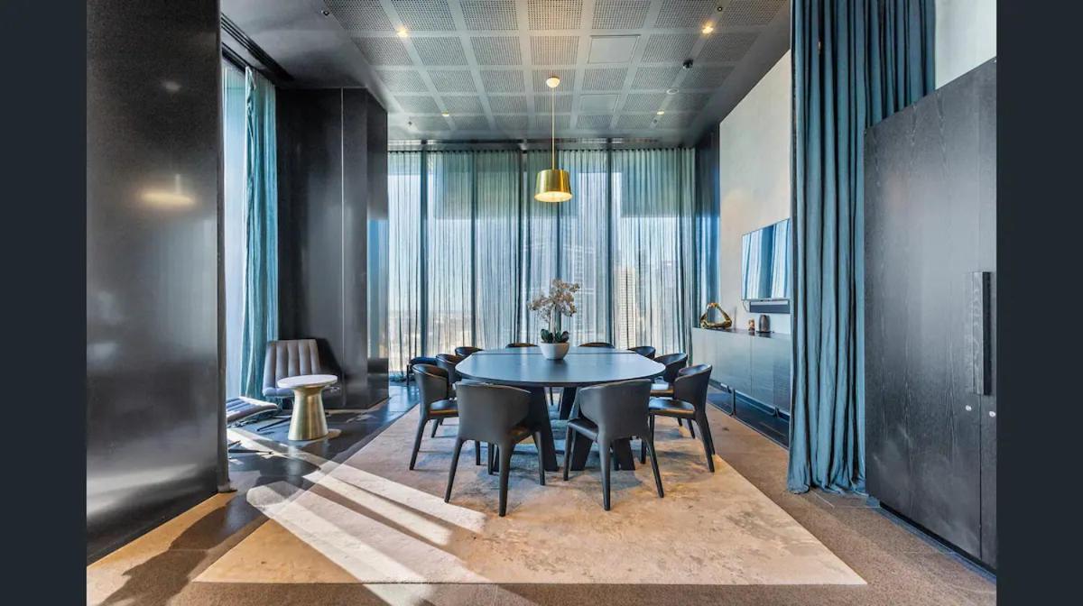 Luxury & Cosy Apartment in CBD with WI-FI & Parking