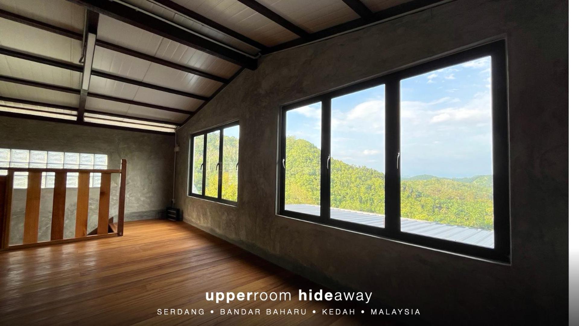 Upper Room Hideaway photo 7
