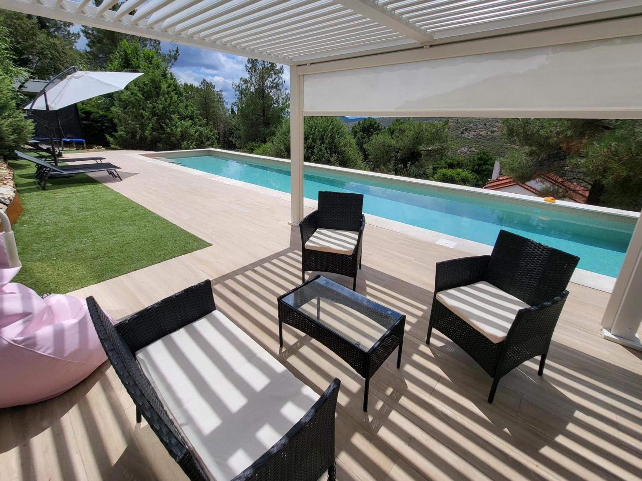 Casa rural con piscina y vistas espectaculares