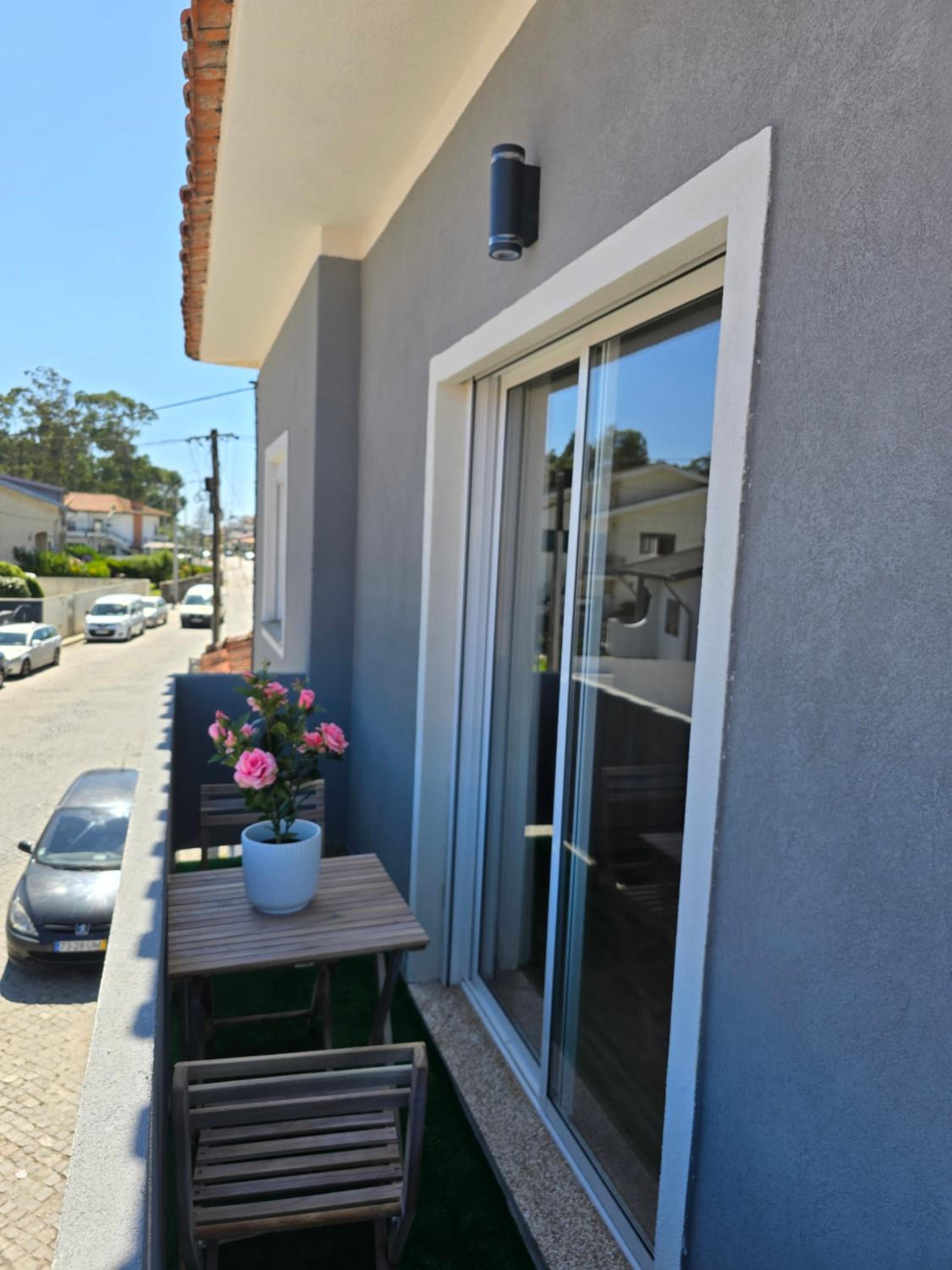 Casa inteira 2 quartos, 1 wc