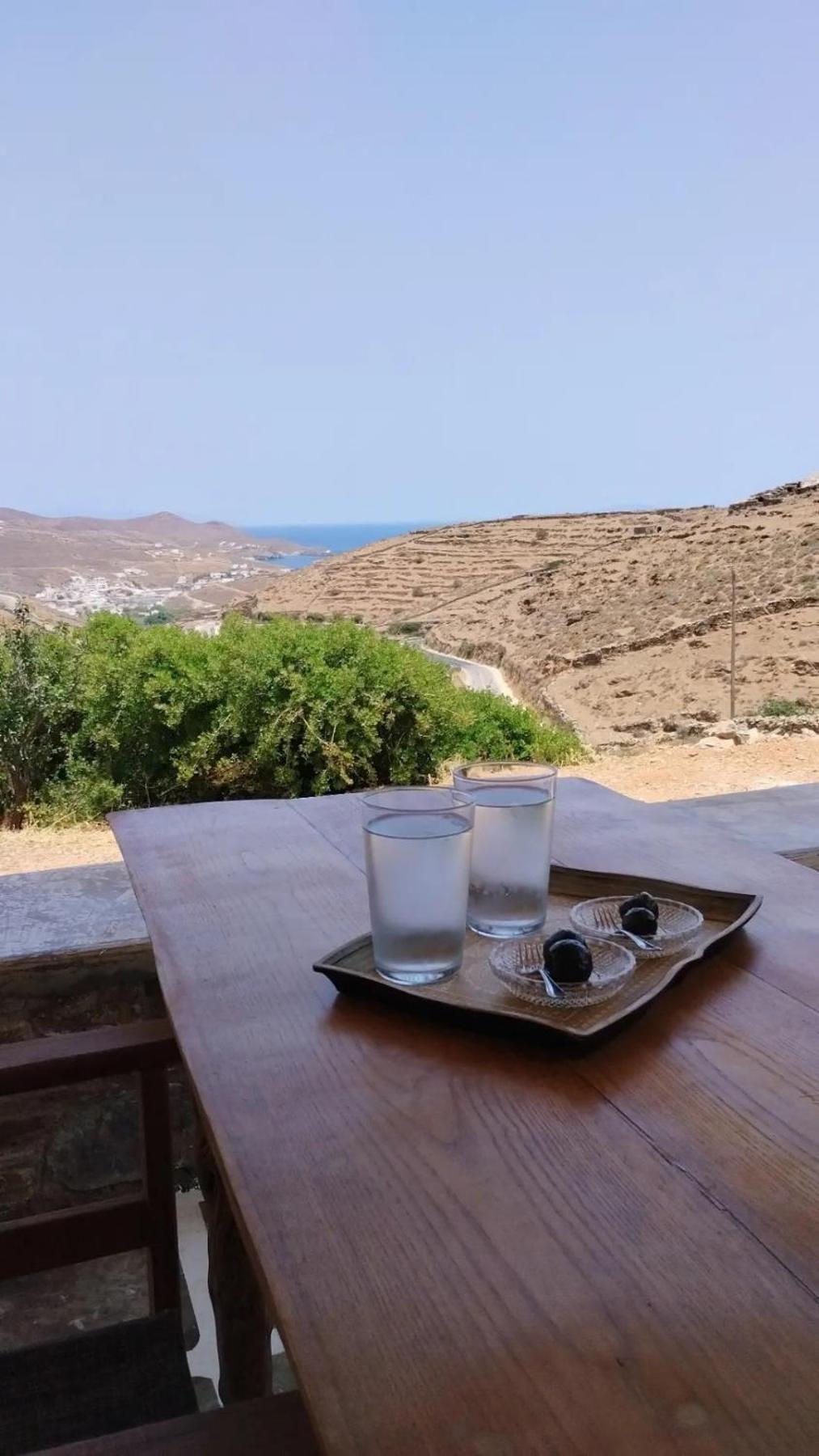 Traditional suites in Chora Kythnos #7