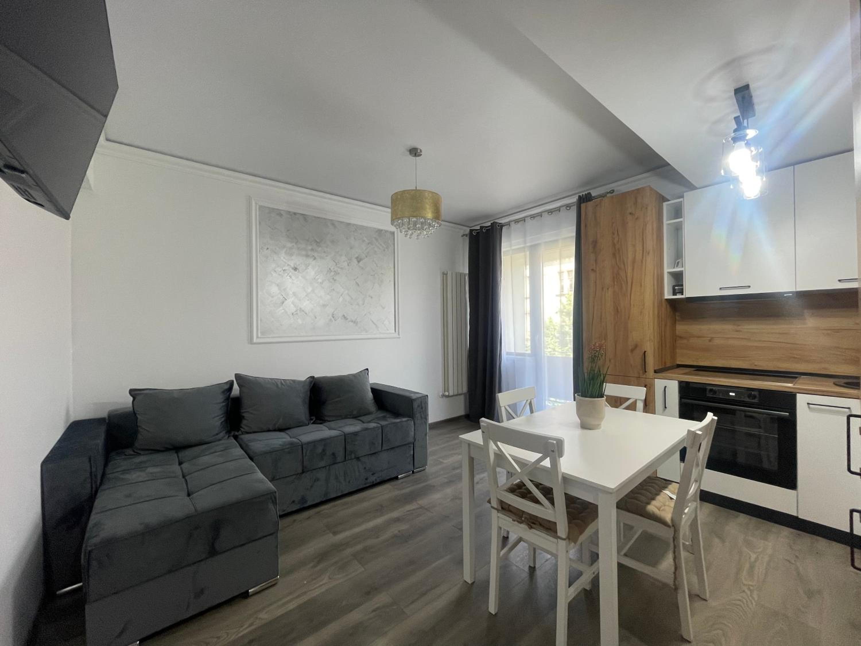 Lora's Place Cluj Napoca view 4