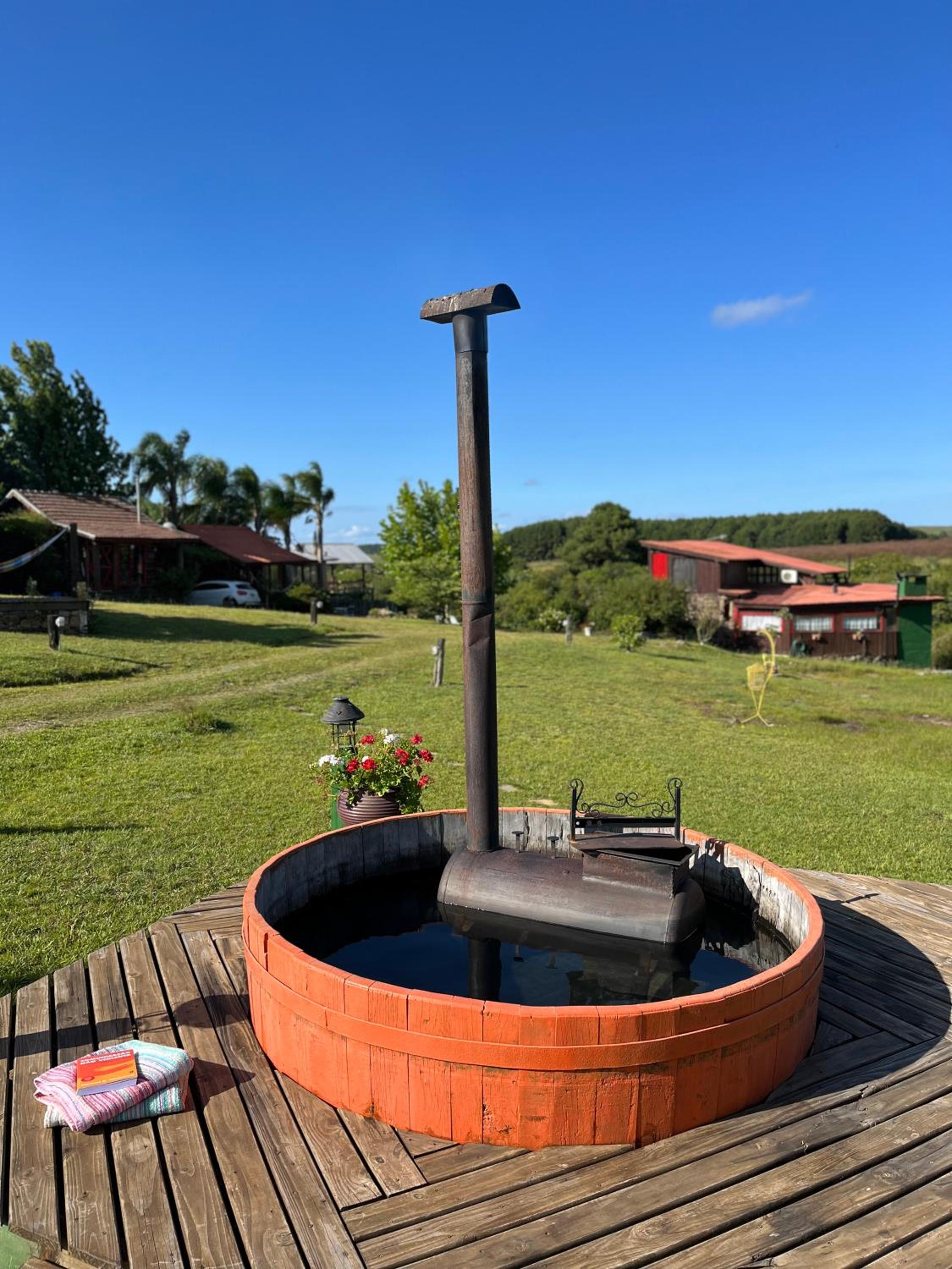 Casa no Campo, aconchego com lareira e banheira em quase todas Cabanas!