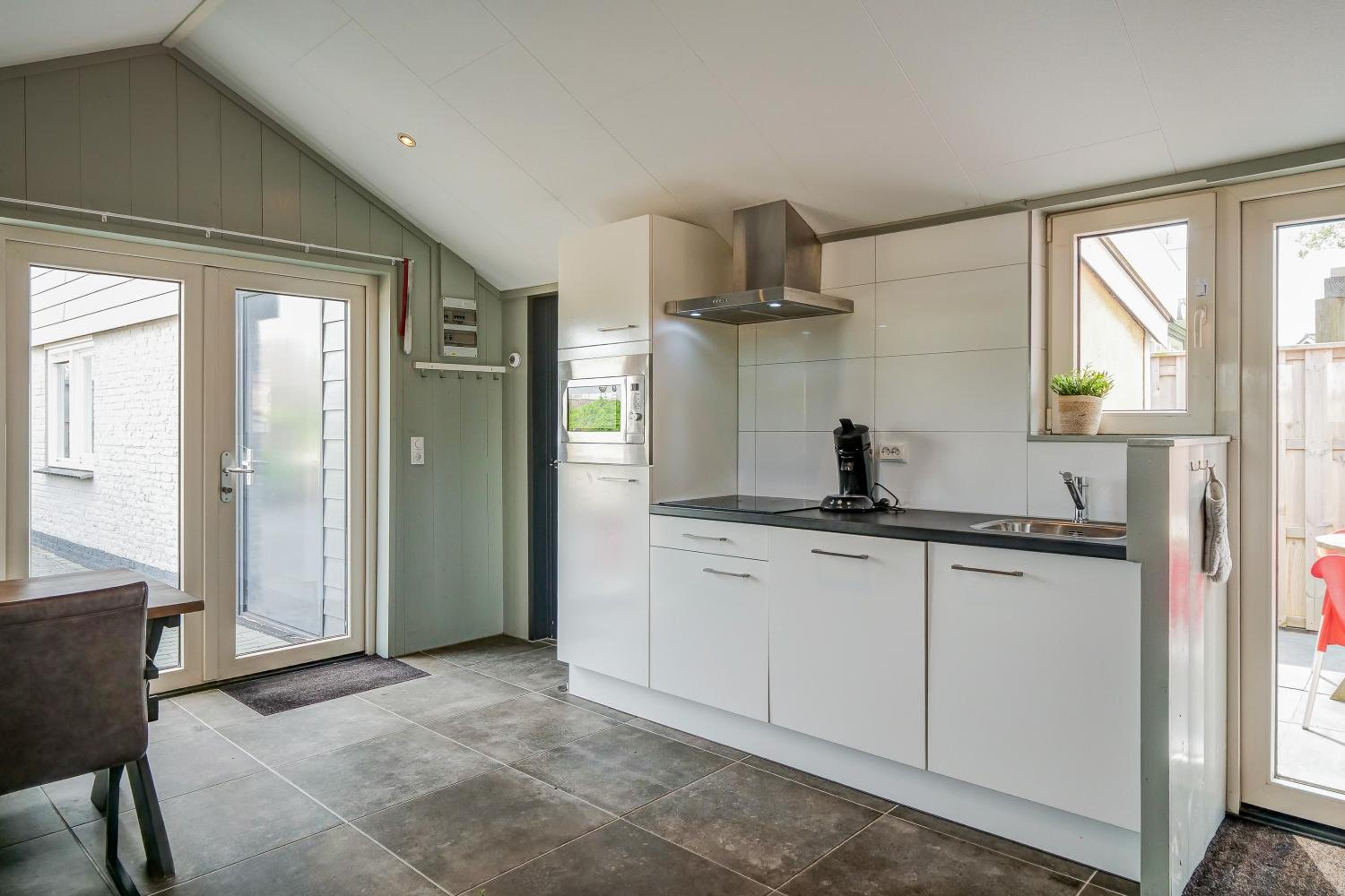 NEW! Strandhuis 't Koepeltje aan zee! view 4