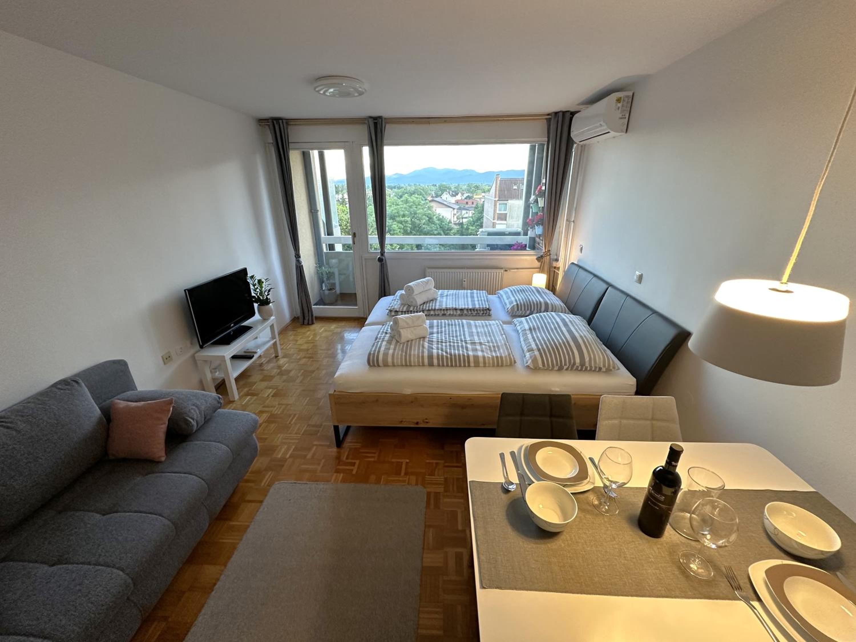 Modern Cute Apartment with Balcony, Ljubljana Center view 4