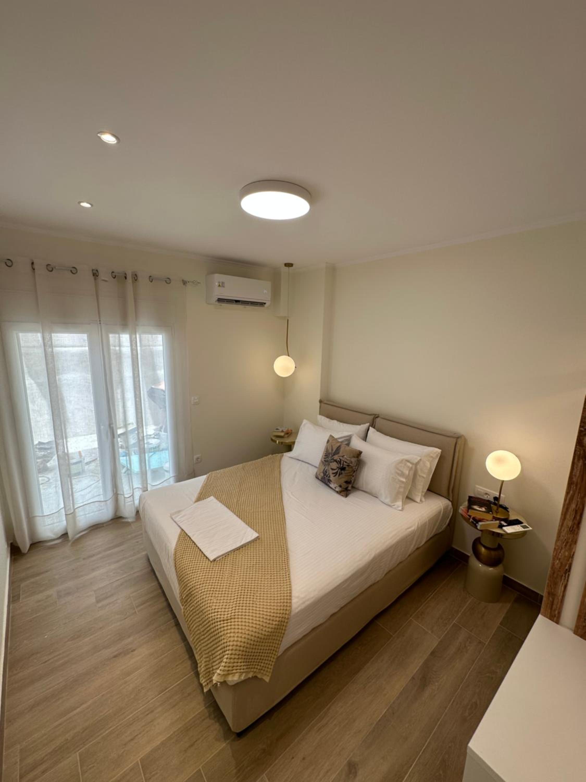 K & L Luxury Suite photo 3